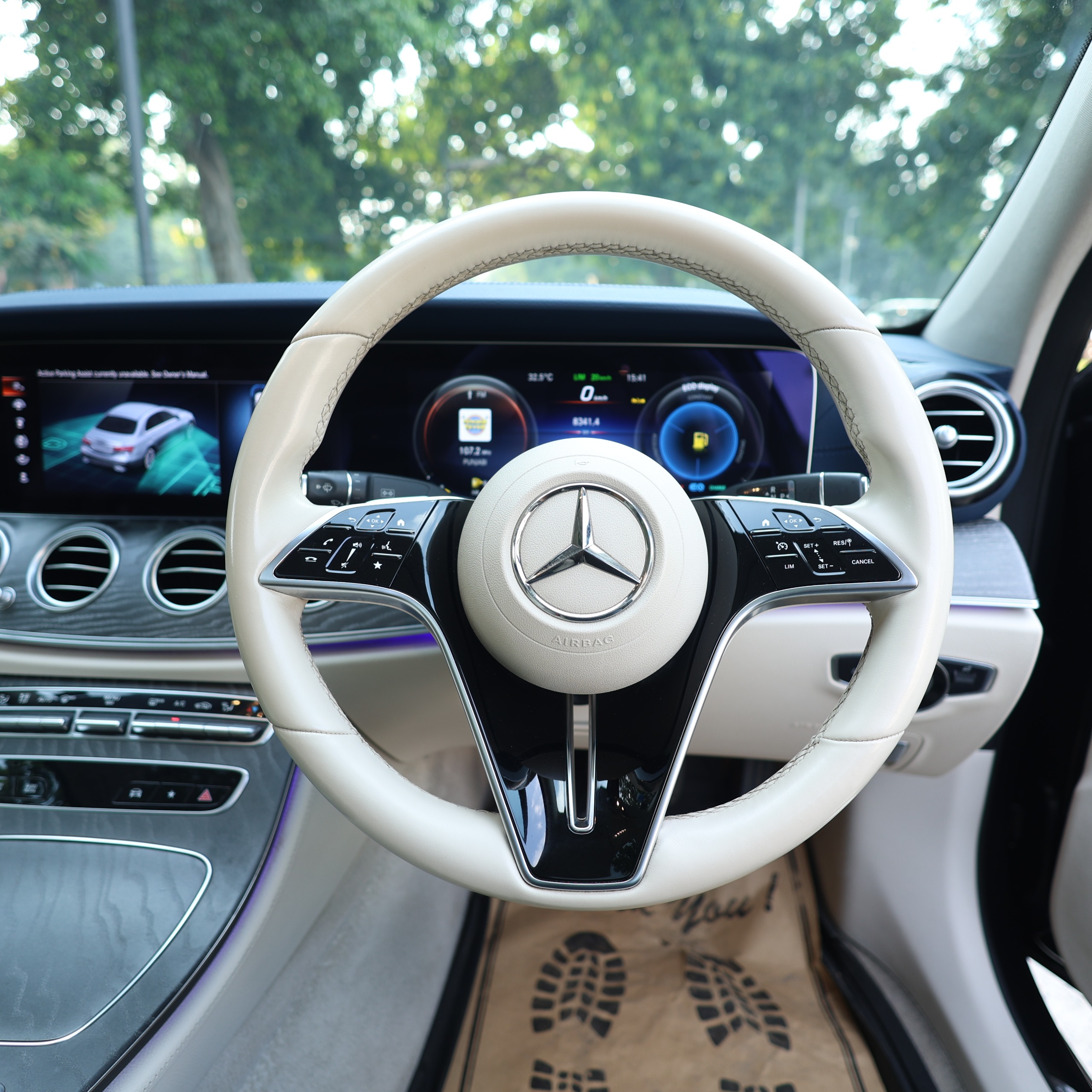 MERCEDES BENZ E200