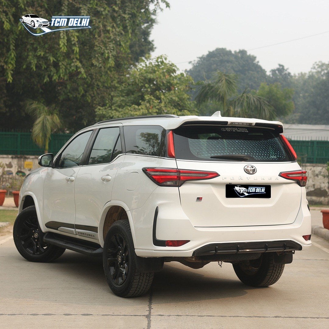 TOYOTA FORTUNER GR SPORTS 4X4 AT
