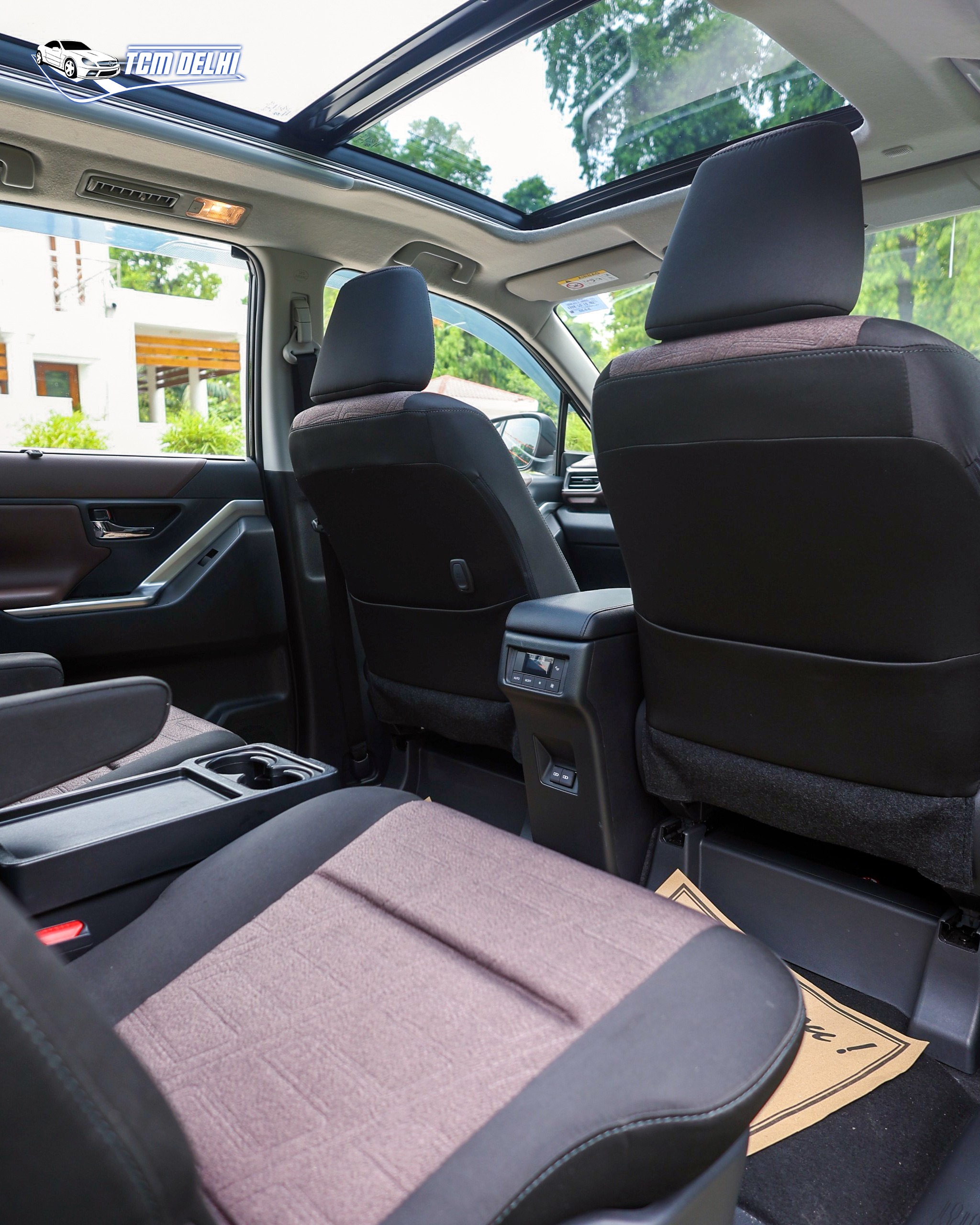TOYOTA INNOVA HYCROSS VX(O)