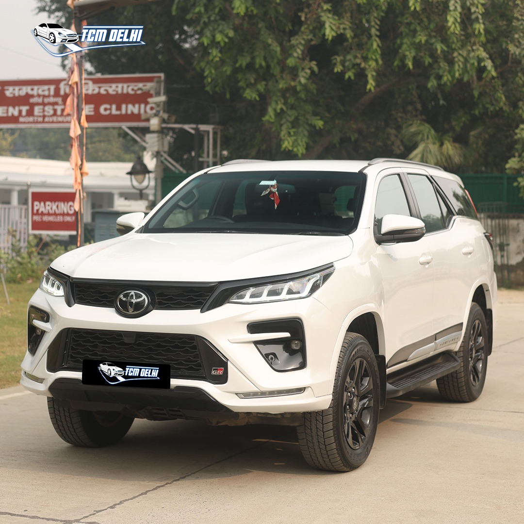 TOYOTA FORTUNER GR SPORTS 4X4 AT