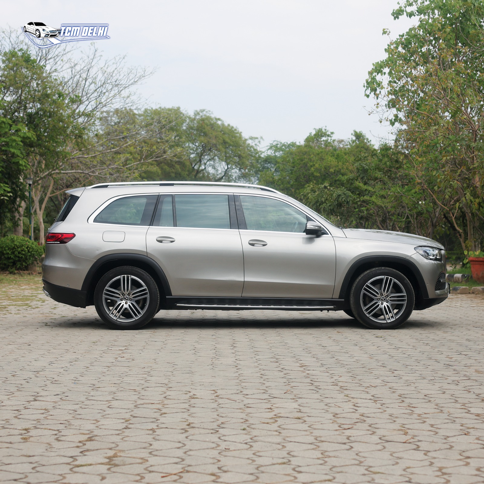 MERCEDES BENZ GLS400D