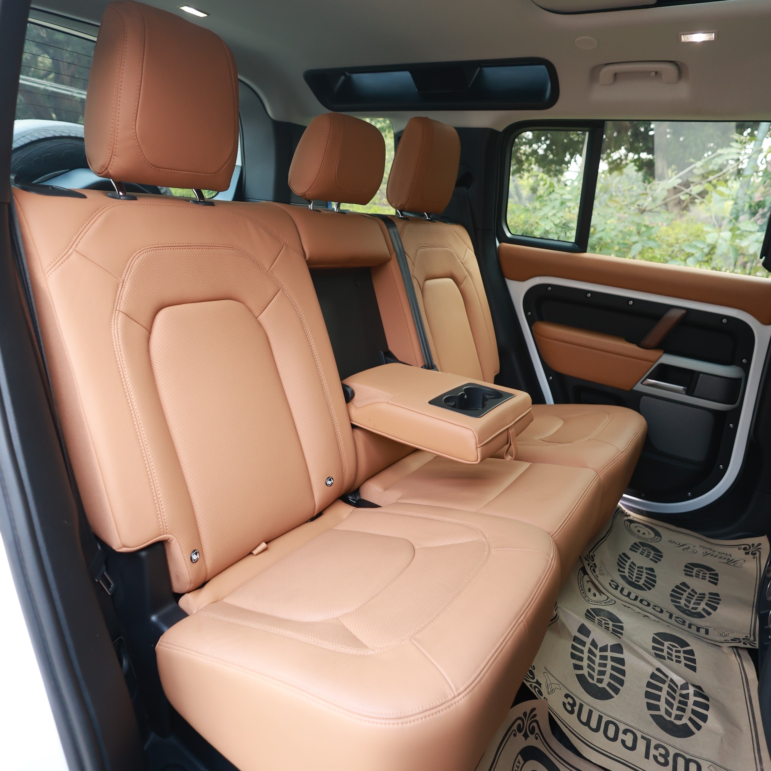 LAND ROVER DEFENDER 2.0 HSE 110PS