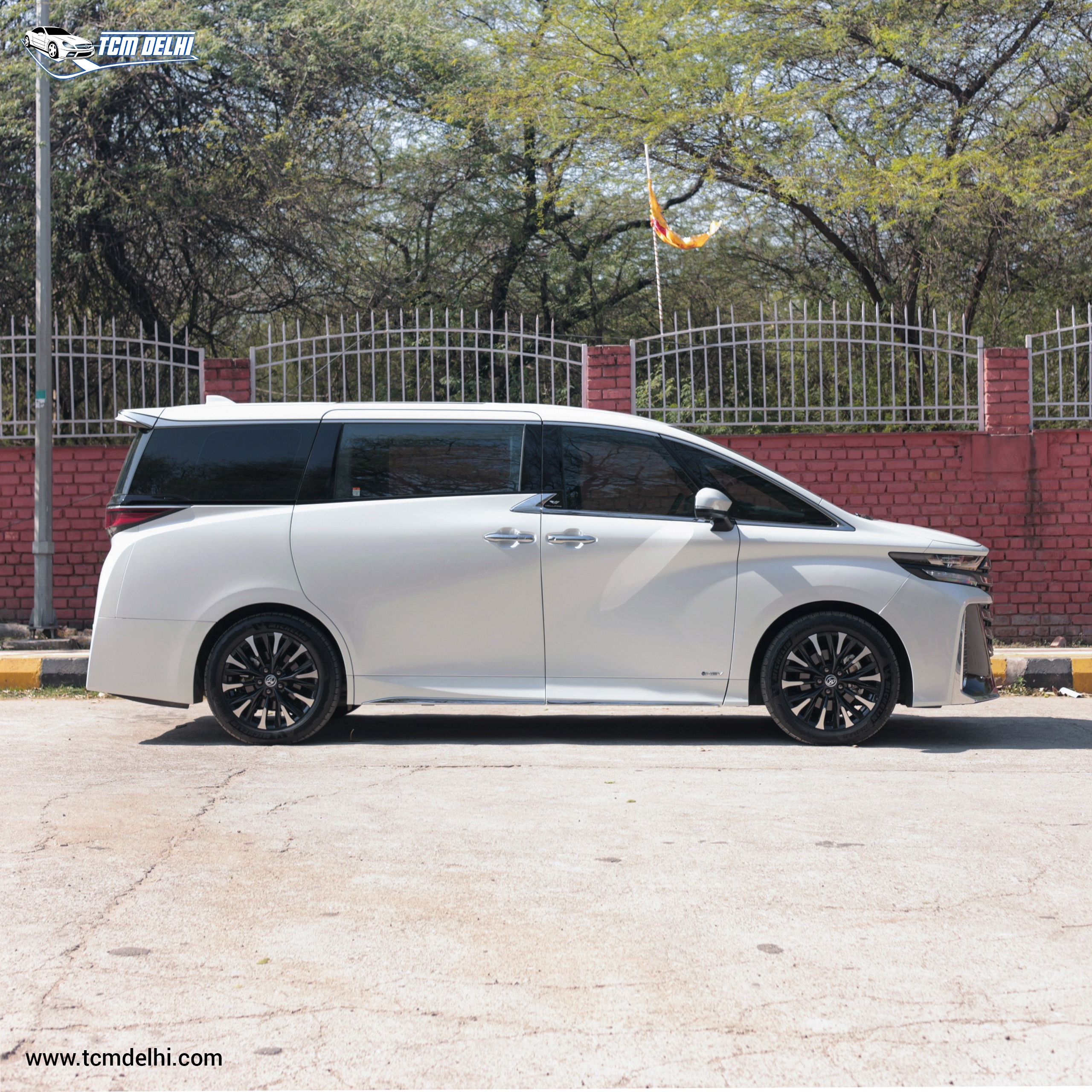 TOYOTA VELLFIRE EXECUTIVE LOUNGE