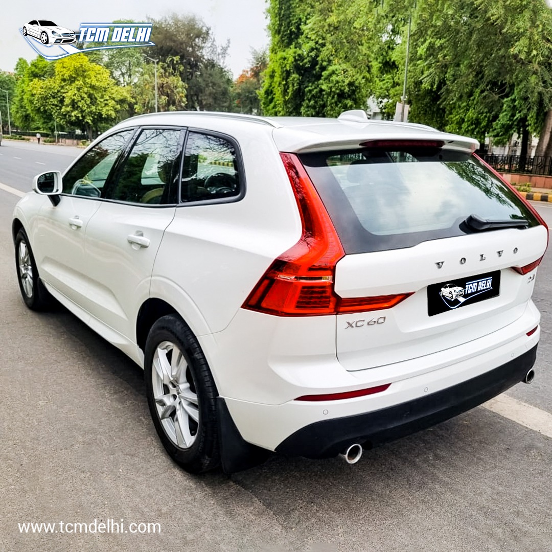 VOLVO XC60 D4 MOMENTUM