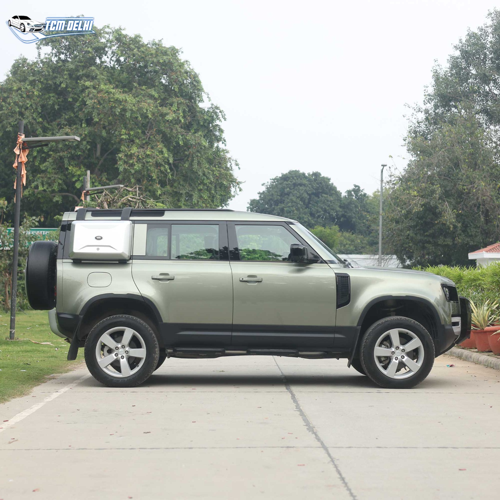 LAND ROVER DEFENDER 2.0 HSE 110PS