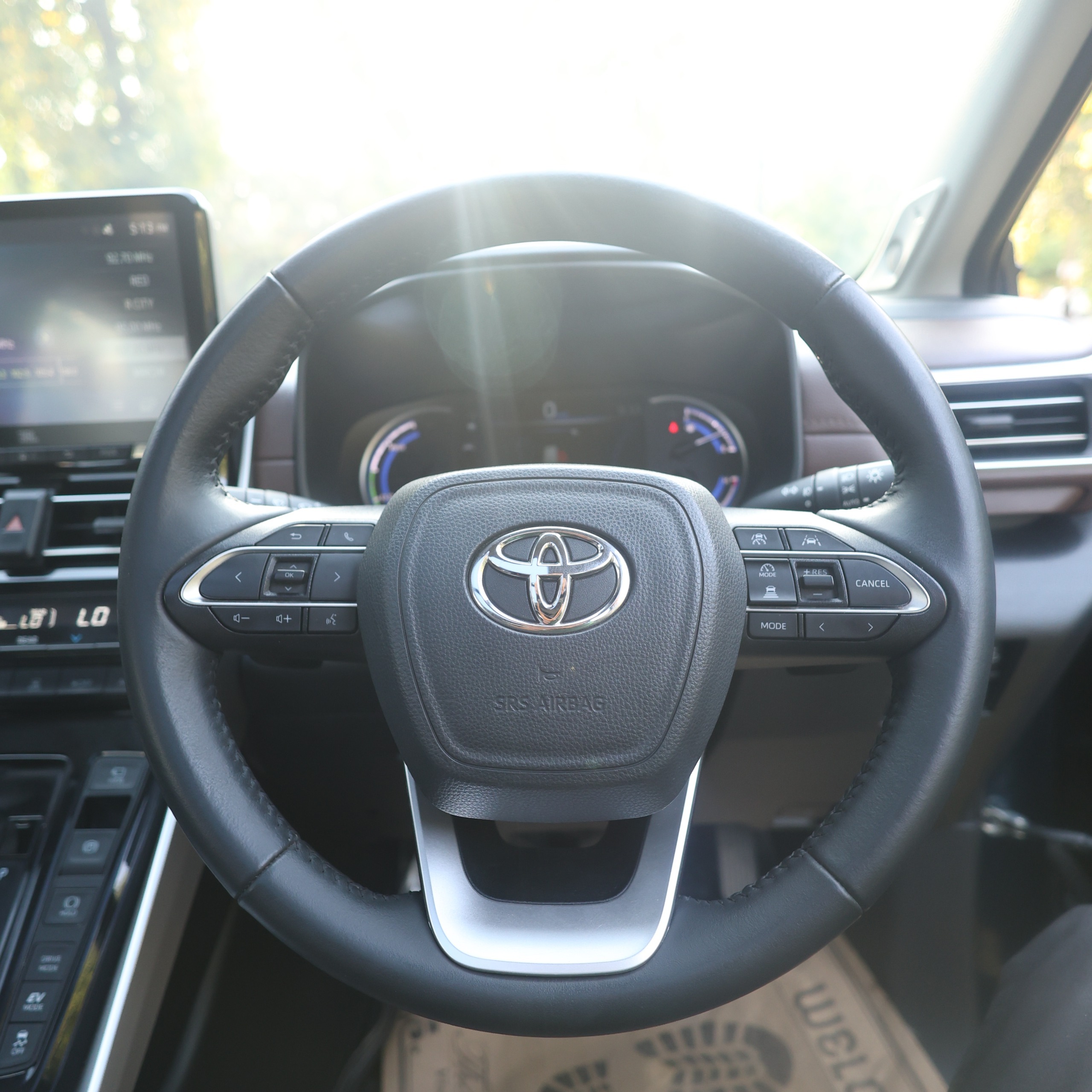 TOYOTA INNOVA HYCROSS ZX(O)