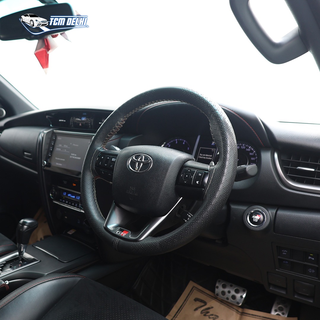 TOYOTA FORTUNER GR SPORTS 4X4 AT