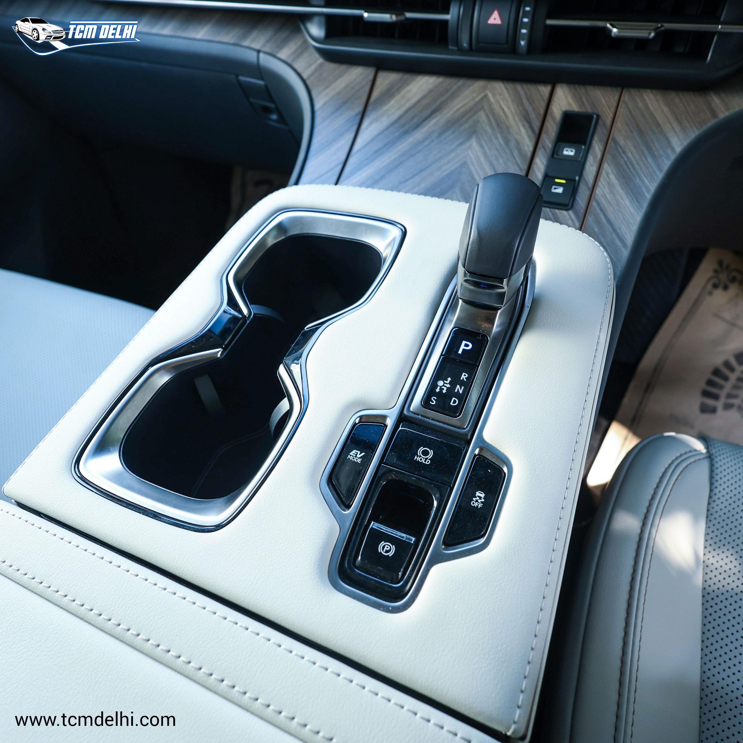 LEXUS LM350h AWD