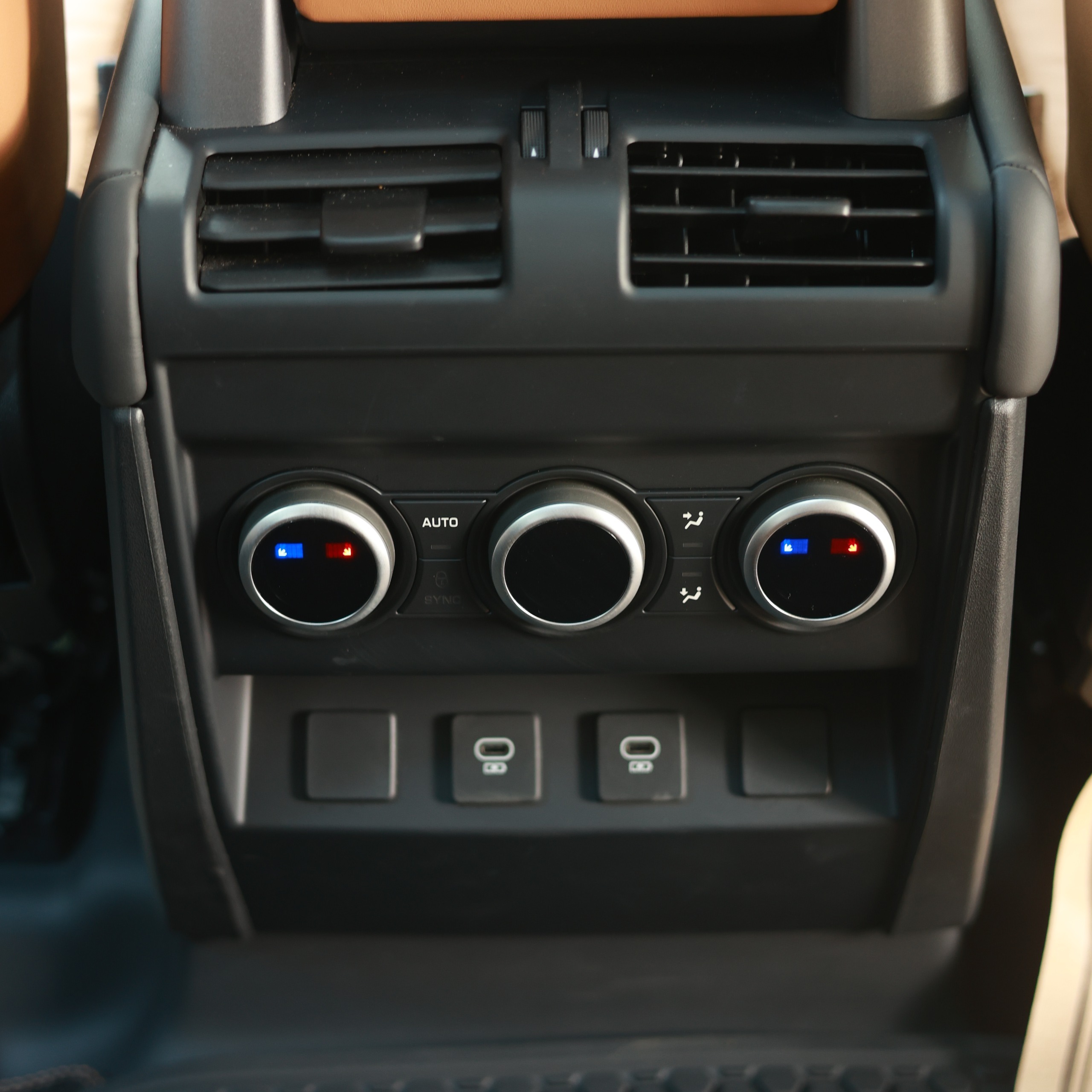 LAND ROVER DEFENDER 2.0 110PS HSE