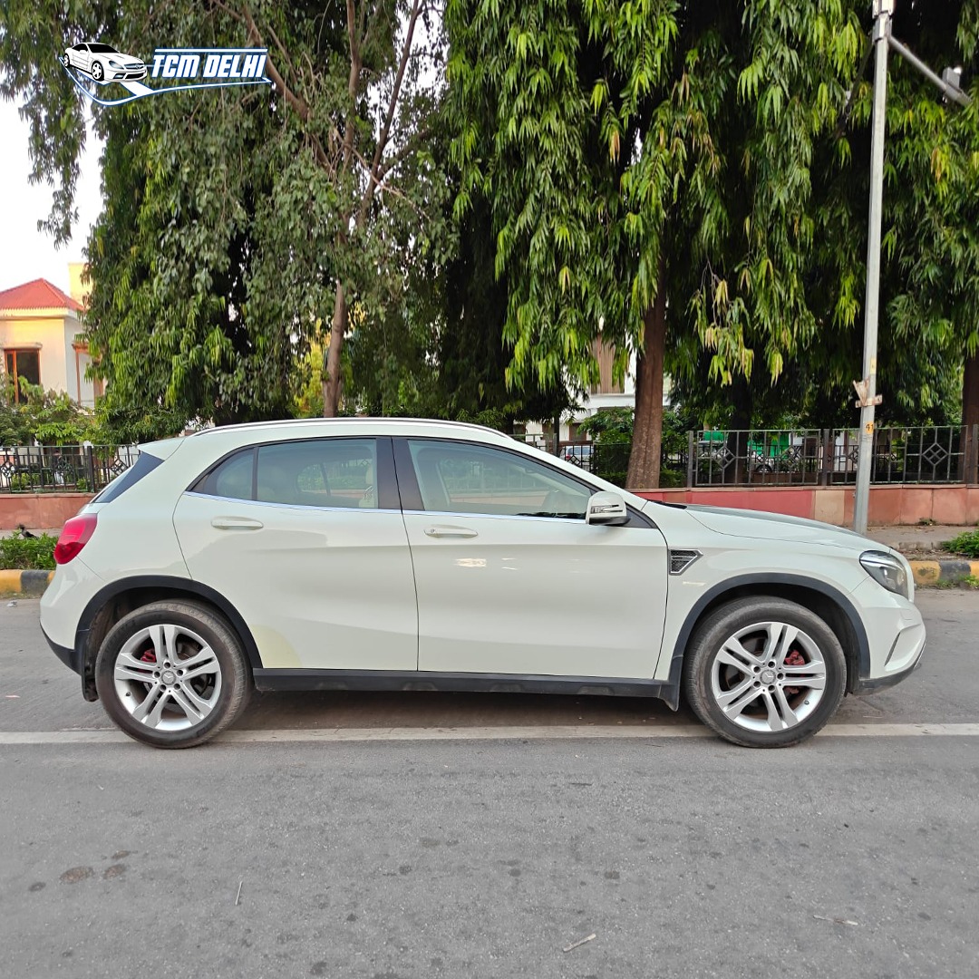 MERCEDES BENZ GLA200