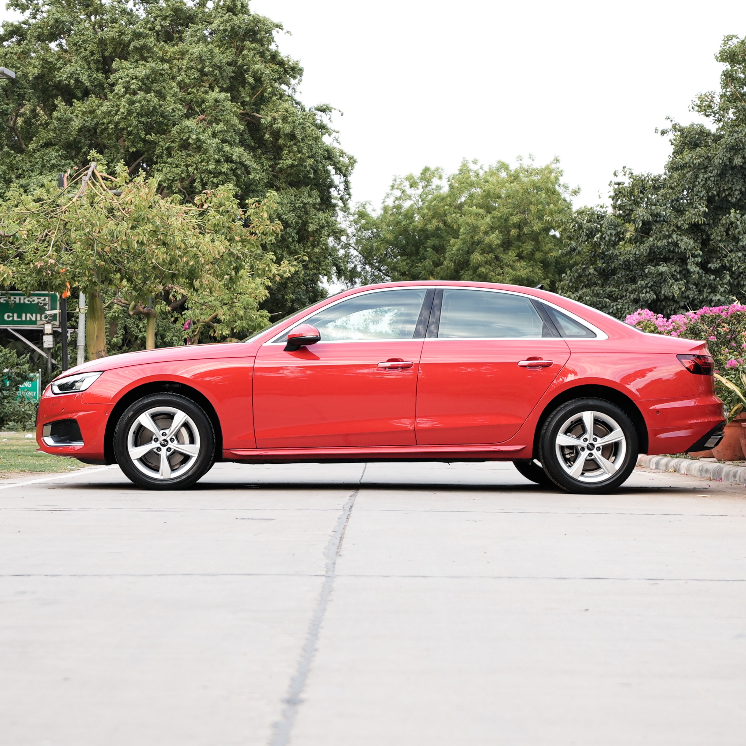 AUDI A4 40 TFSI TECHNOLOGY