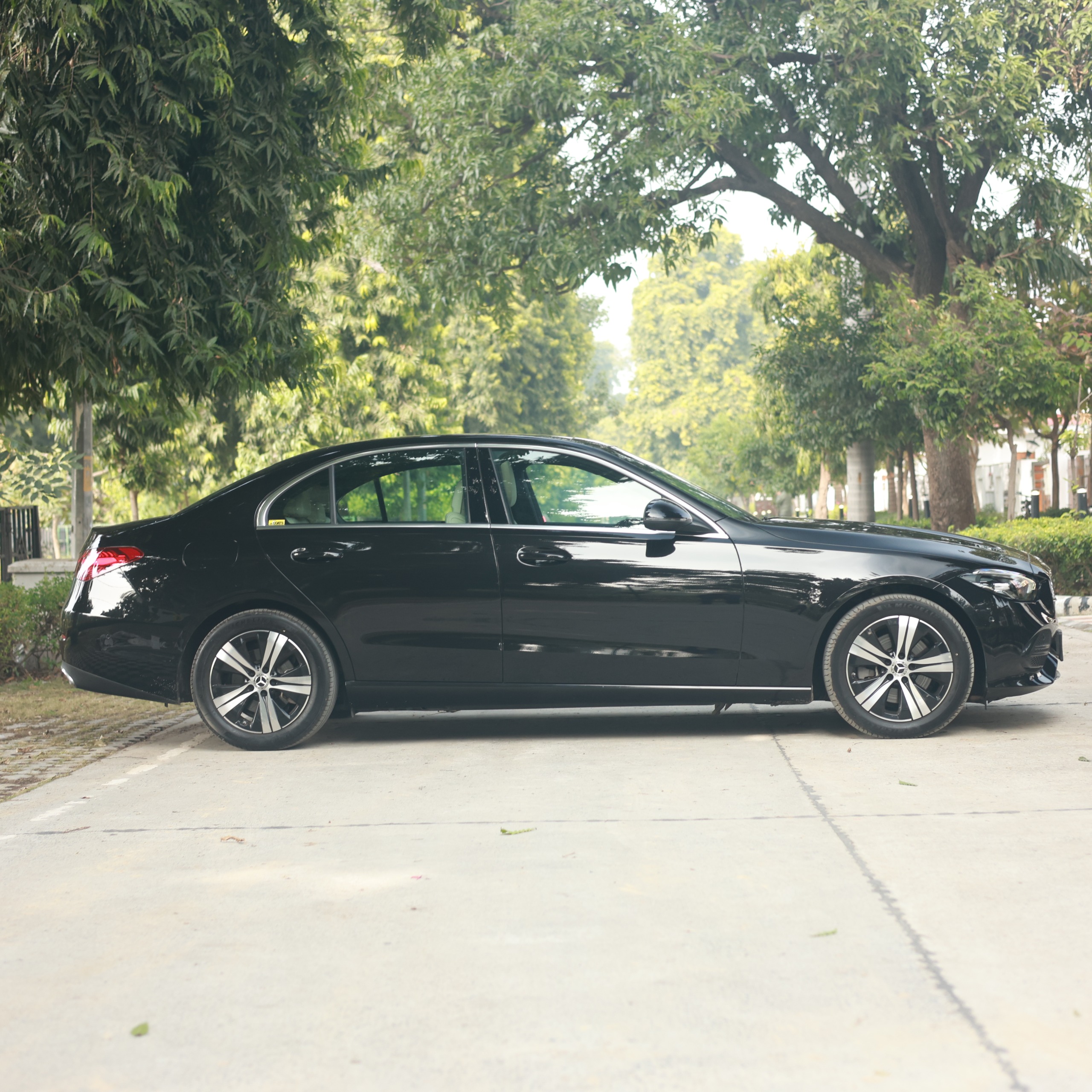 MERCEDES BENZ C200