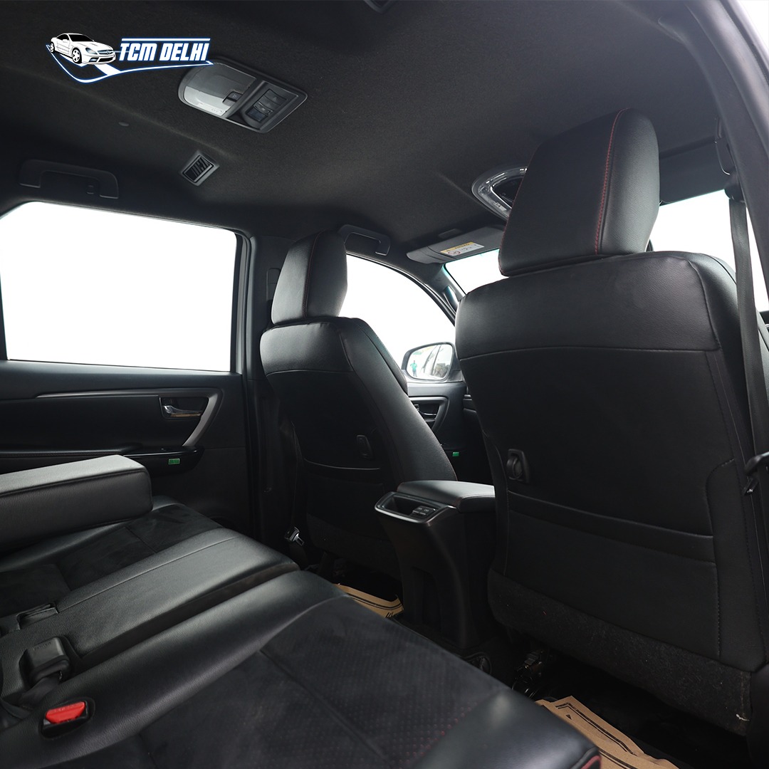 TOYOTA FORTUNER GR SPORTS 4X4 AT