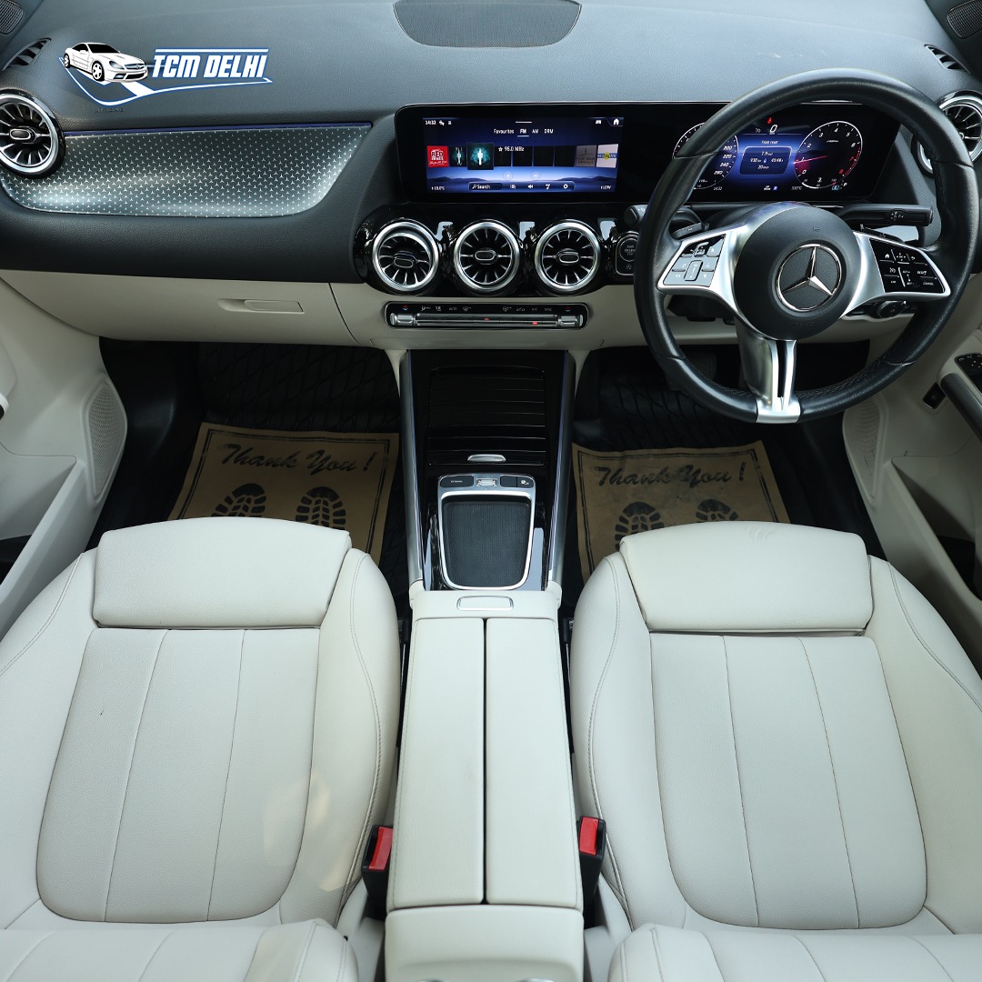 MERCEDS BENZ GLA200 2.0 PETROL
