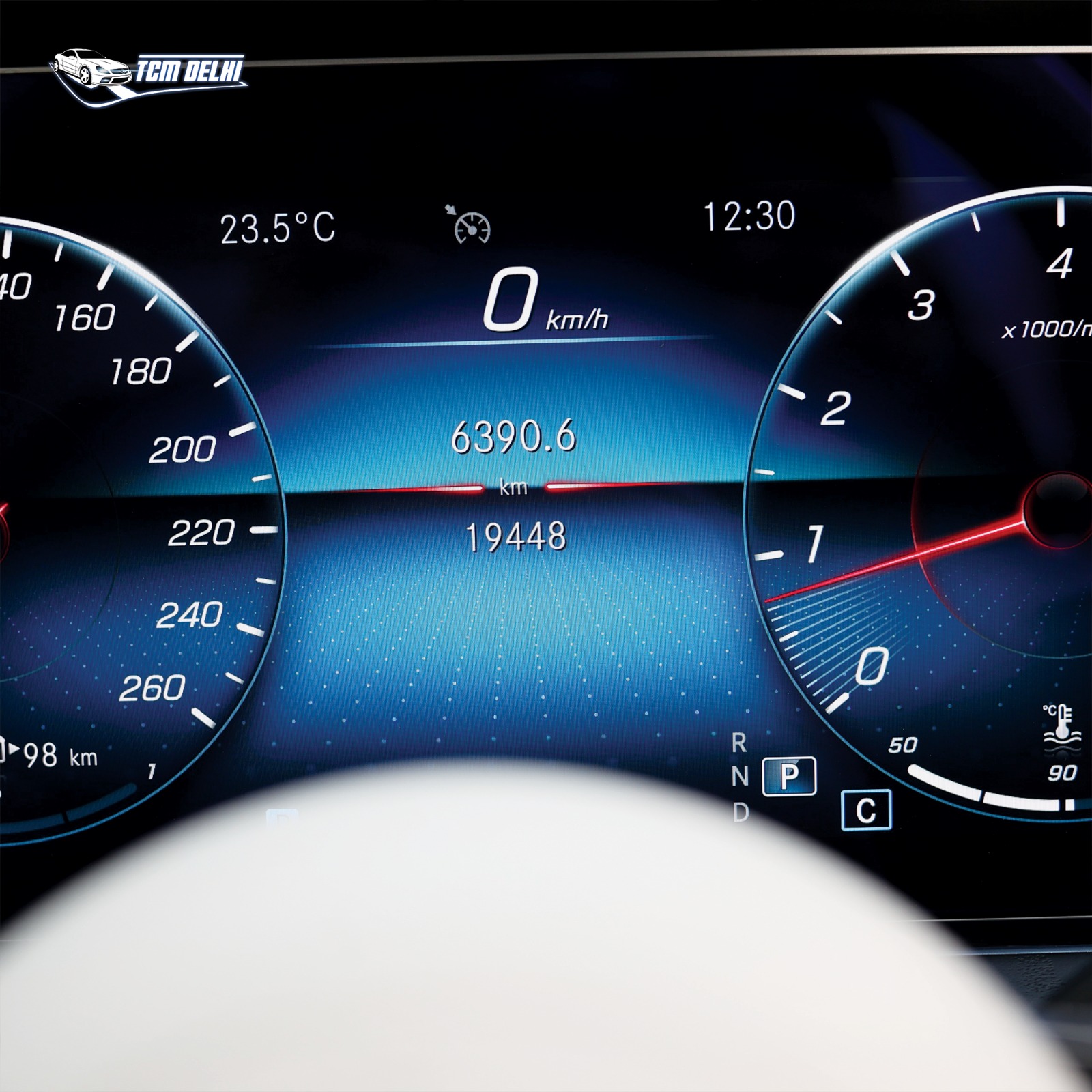 MERCEDES BENZ E200