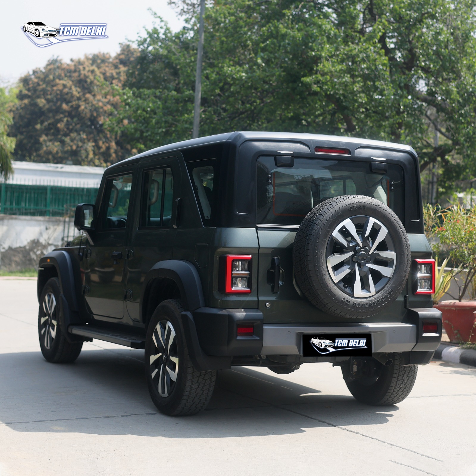 MAHINDRA THAR ROXX AXL AT