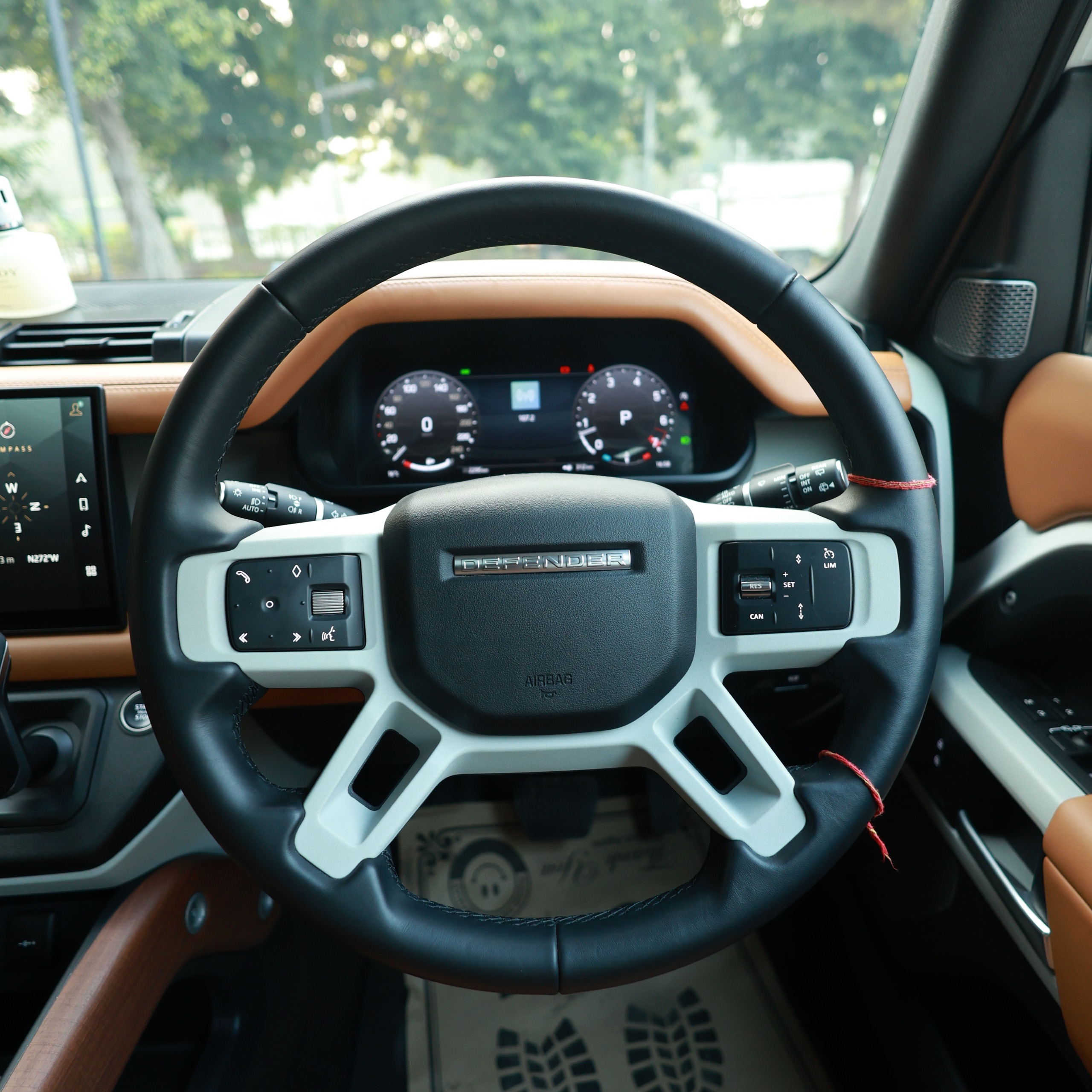 LAND ROVER DEFENDER 2.0 HSE 110PS