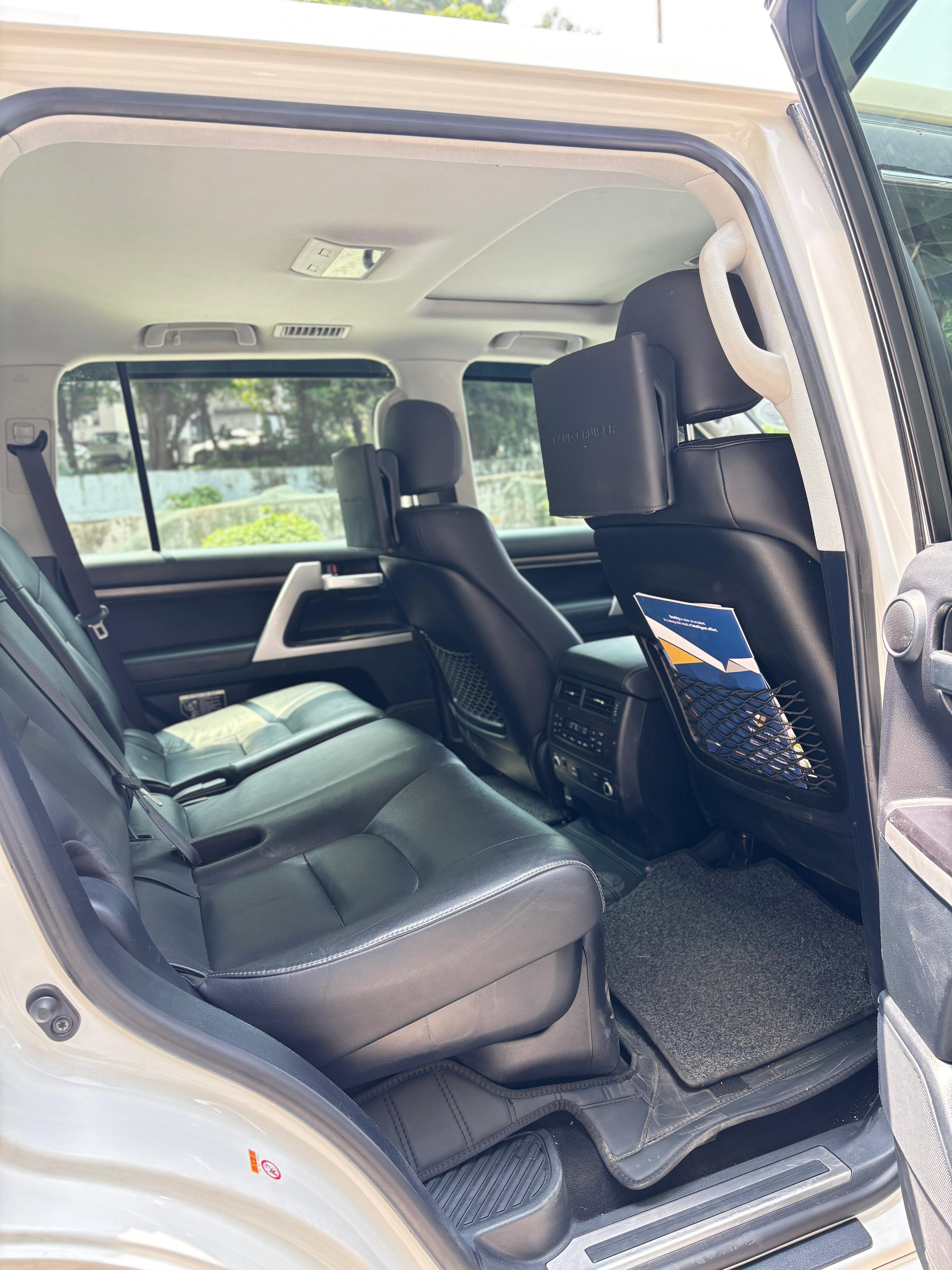TOYOTA LAND CRUISER 200 VX