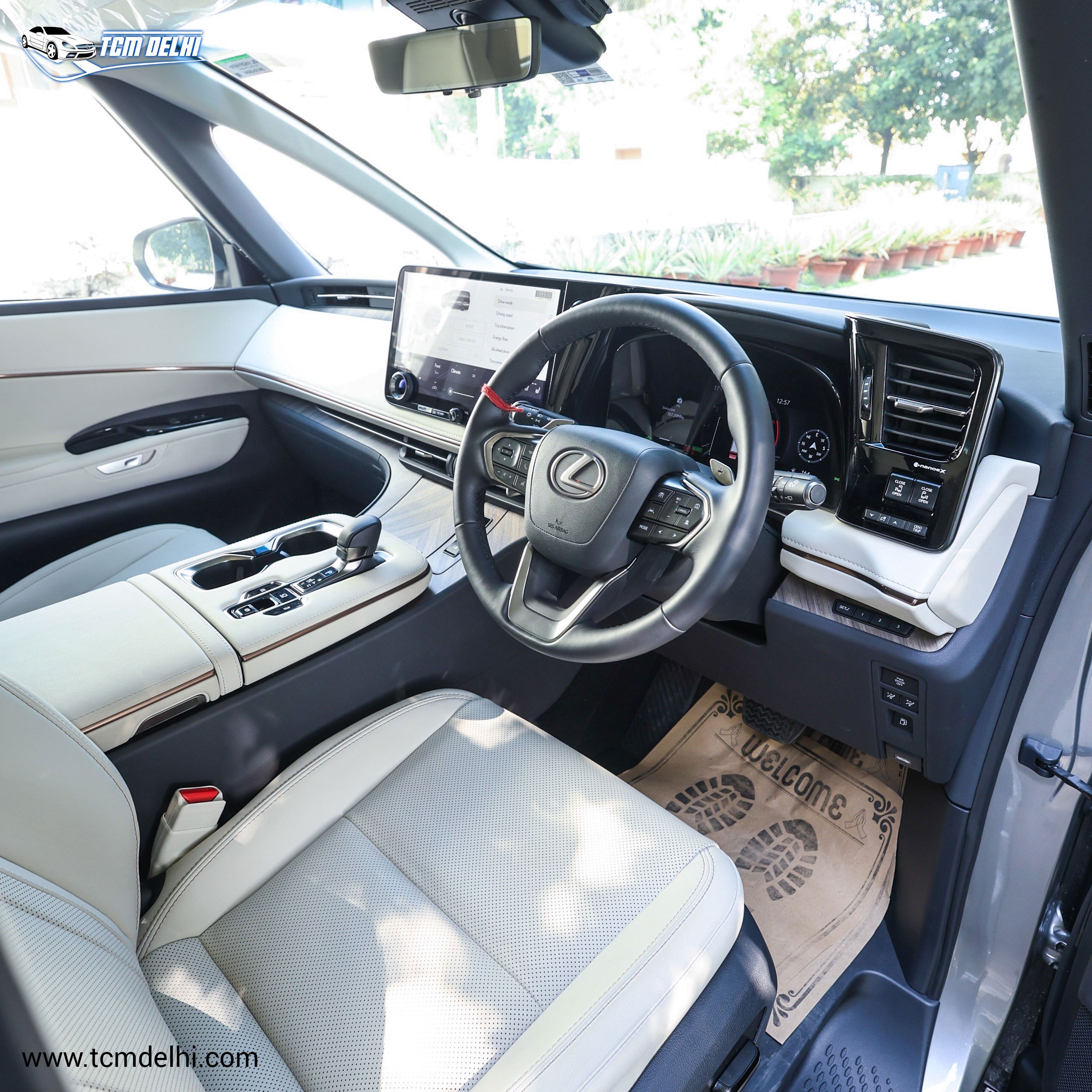 LEXUS LM350h AWD