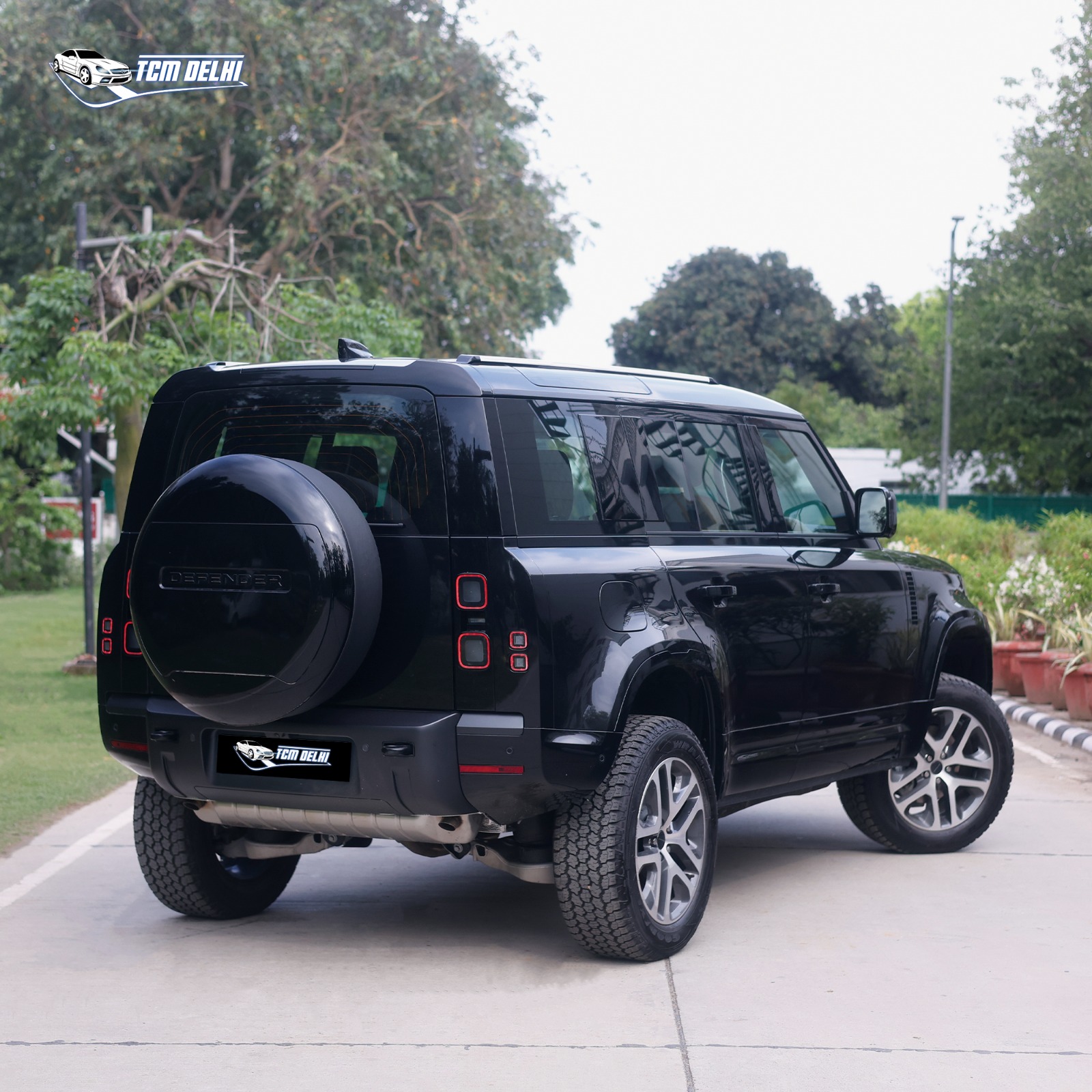 LAND ROVER DEFENDER 2.0 HSE 7 SEATER