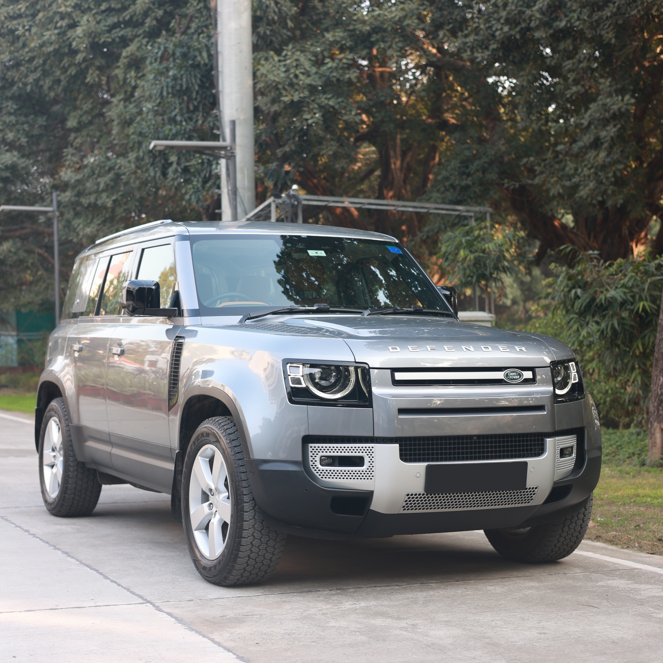 LAND ROVER DEFENDER 2.0 110PS HSE