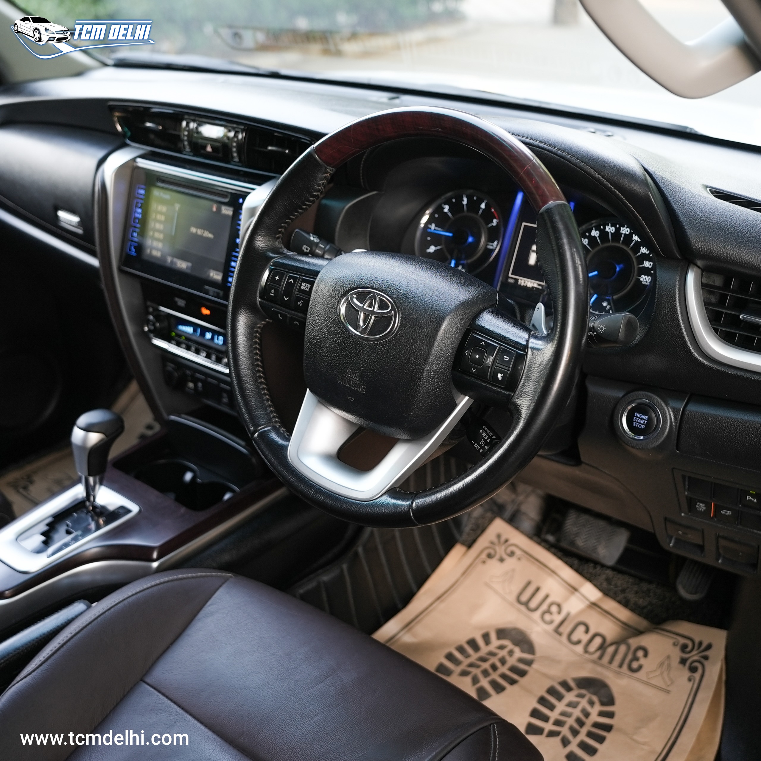 TOYOTA FORTUNER 4X4 AT