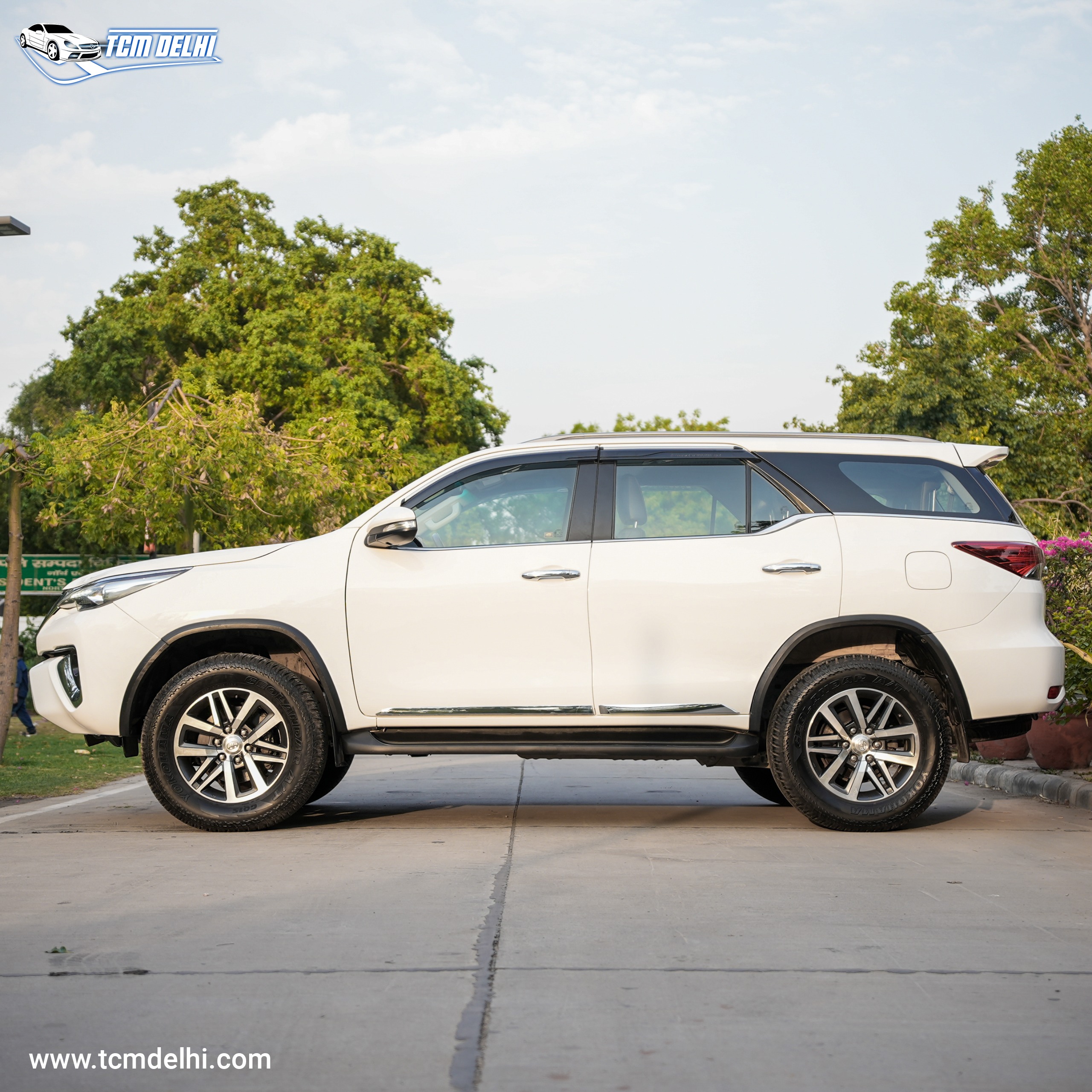 TOYOTA FORTUNER 4X4 AT