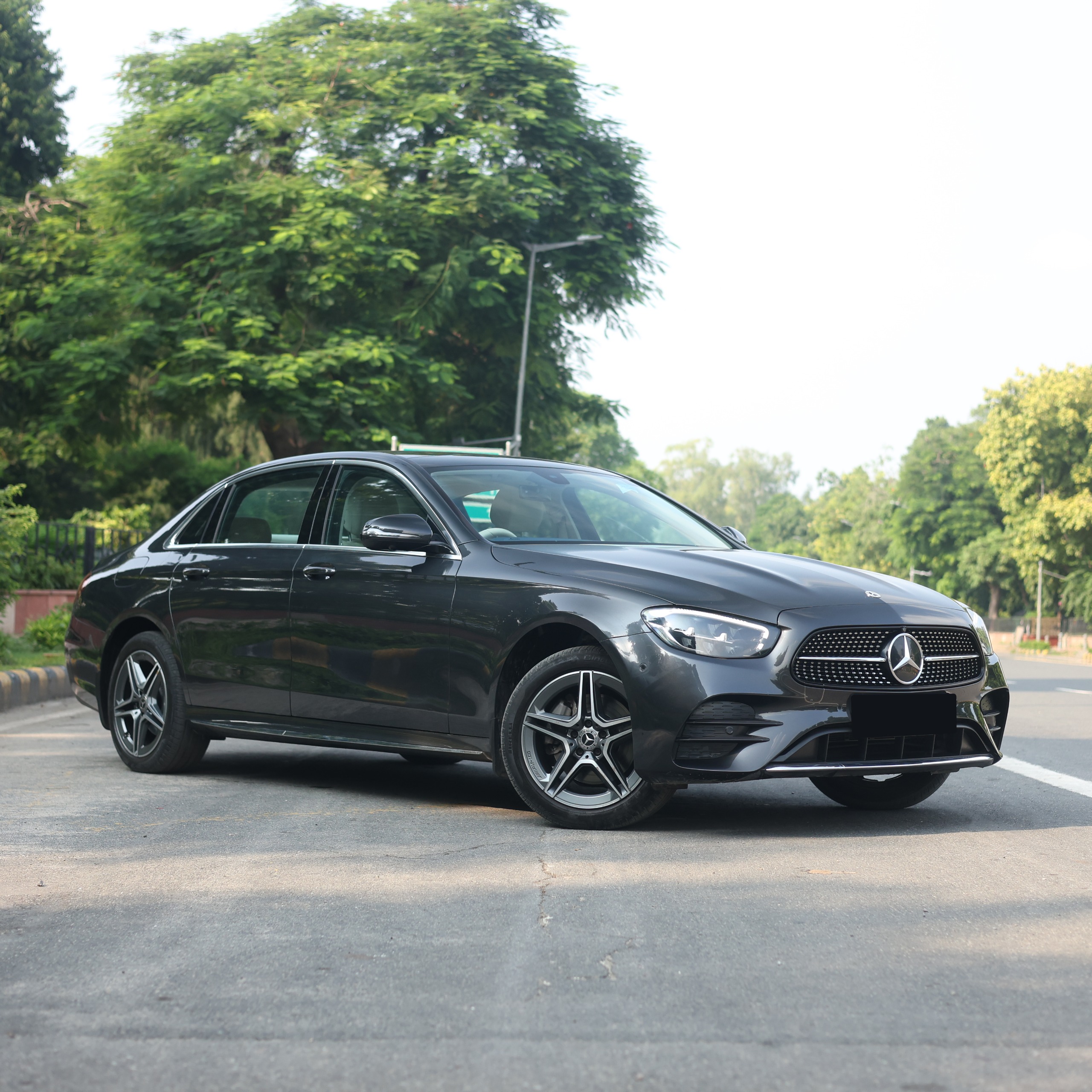 MERCEDES BENZ E200