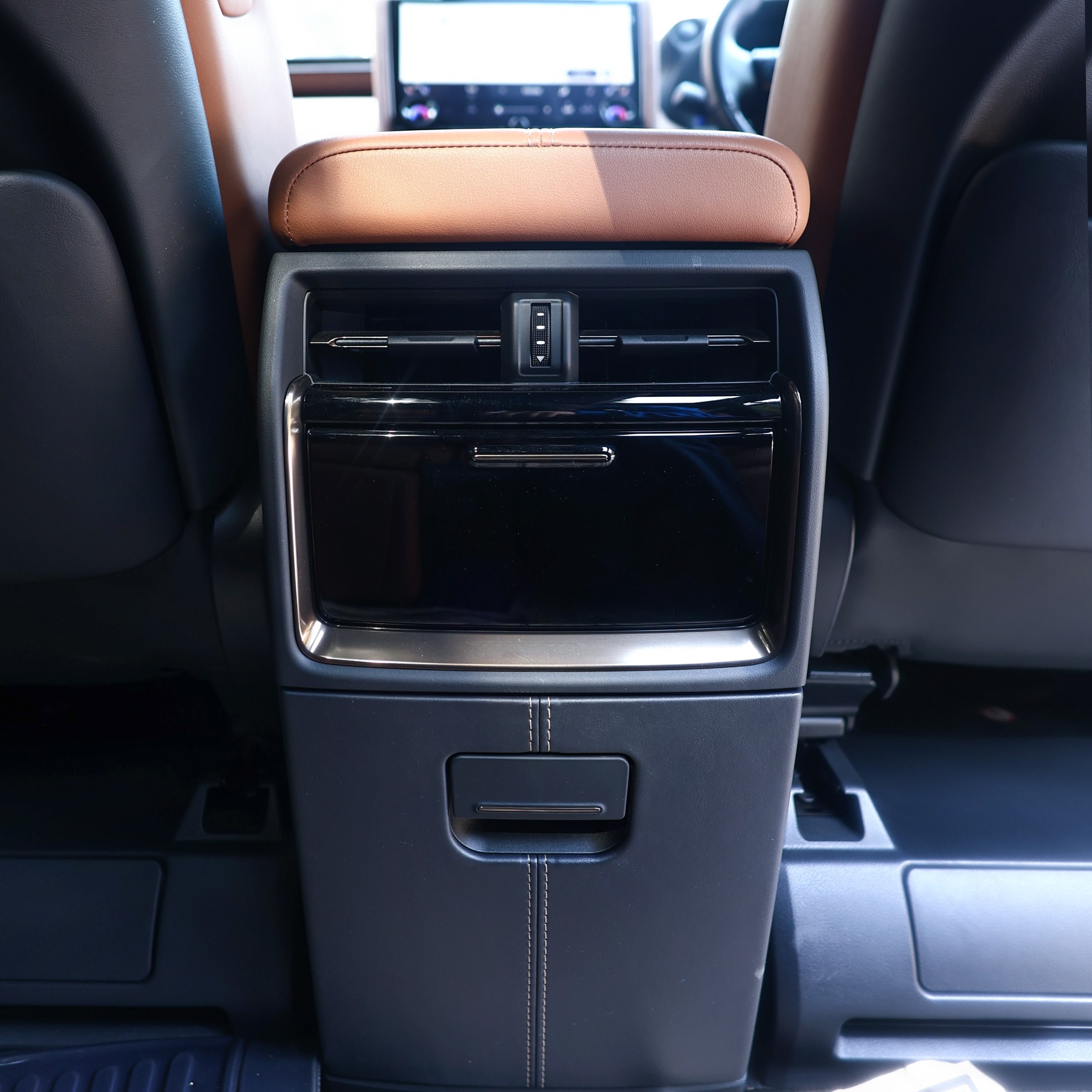 TOYOTA VELLFIRE EXECUTIVE LOUNGE