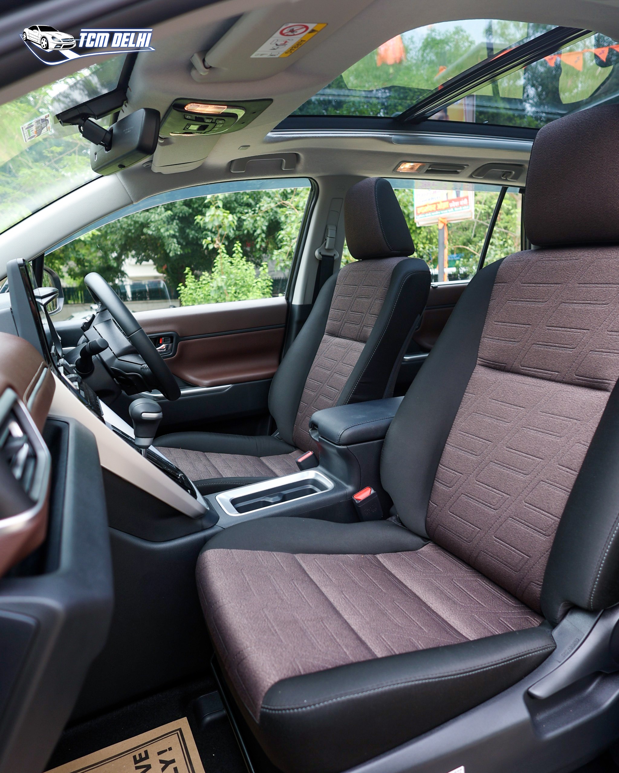 TOYOTA INNOVA HYCROSS VX(O)
