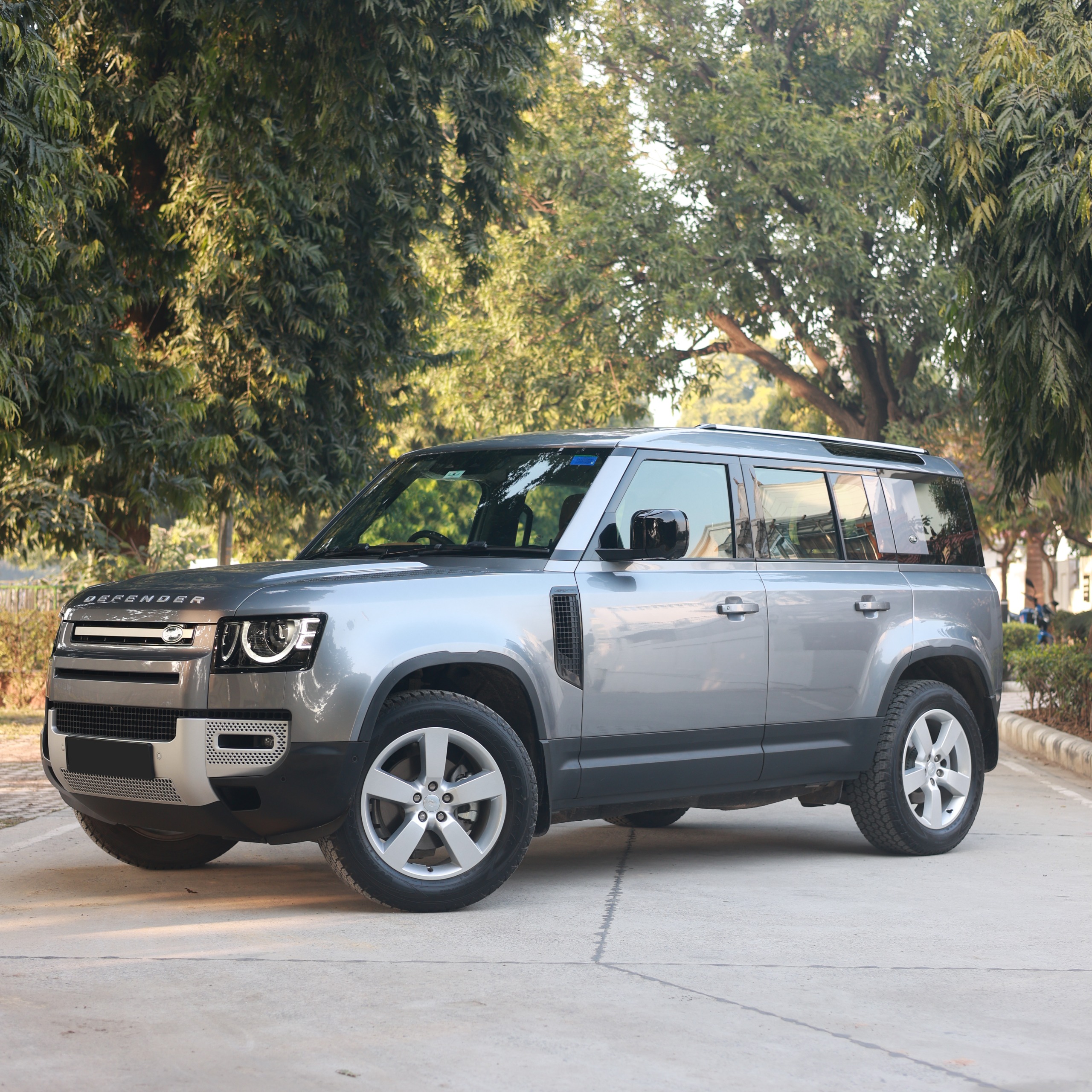 LAND ROVER DEFENDER 2.0 110PS HSE
