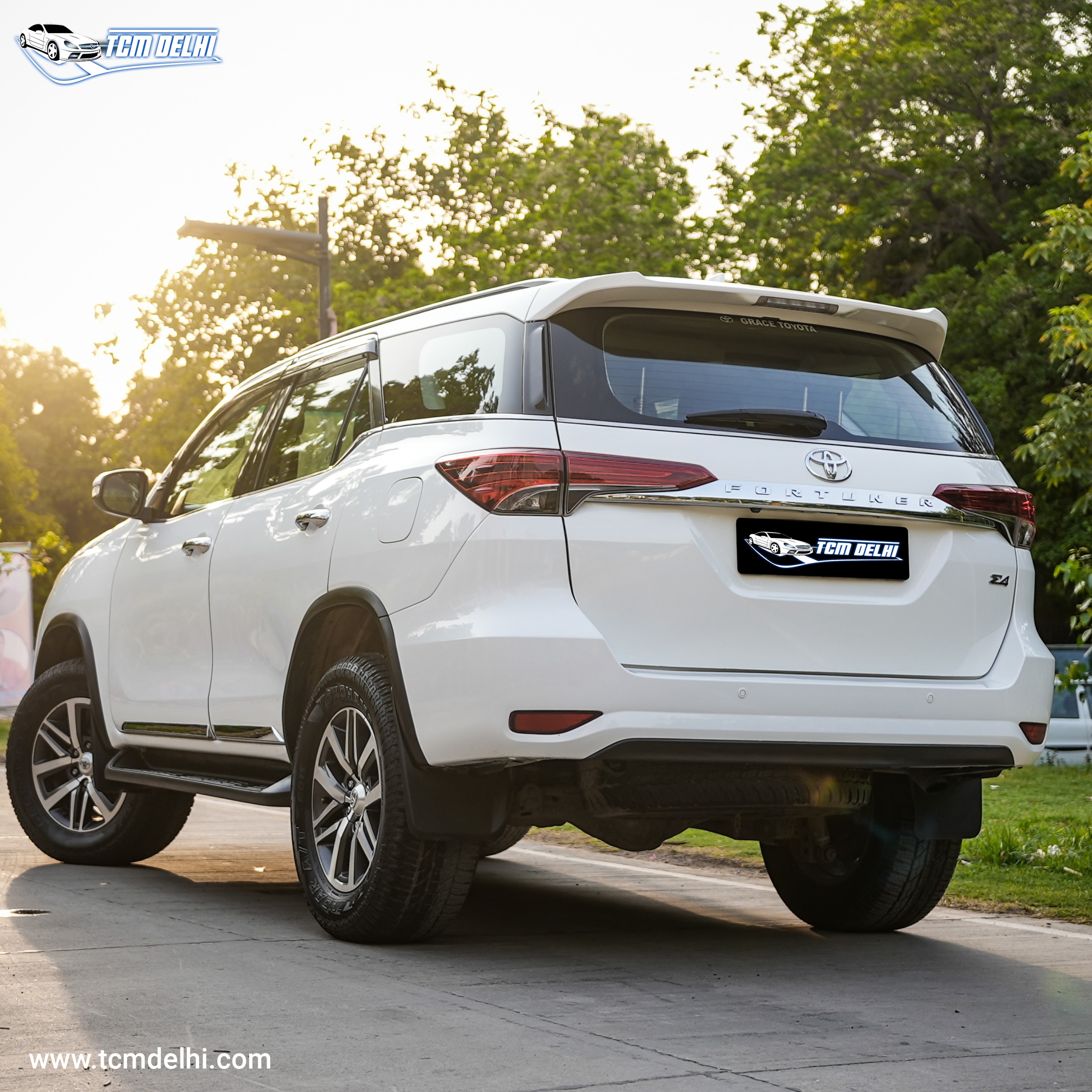 TOYOTA FORTUNER 4X4 AT