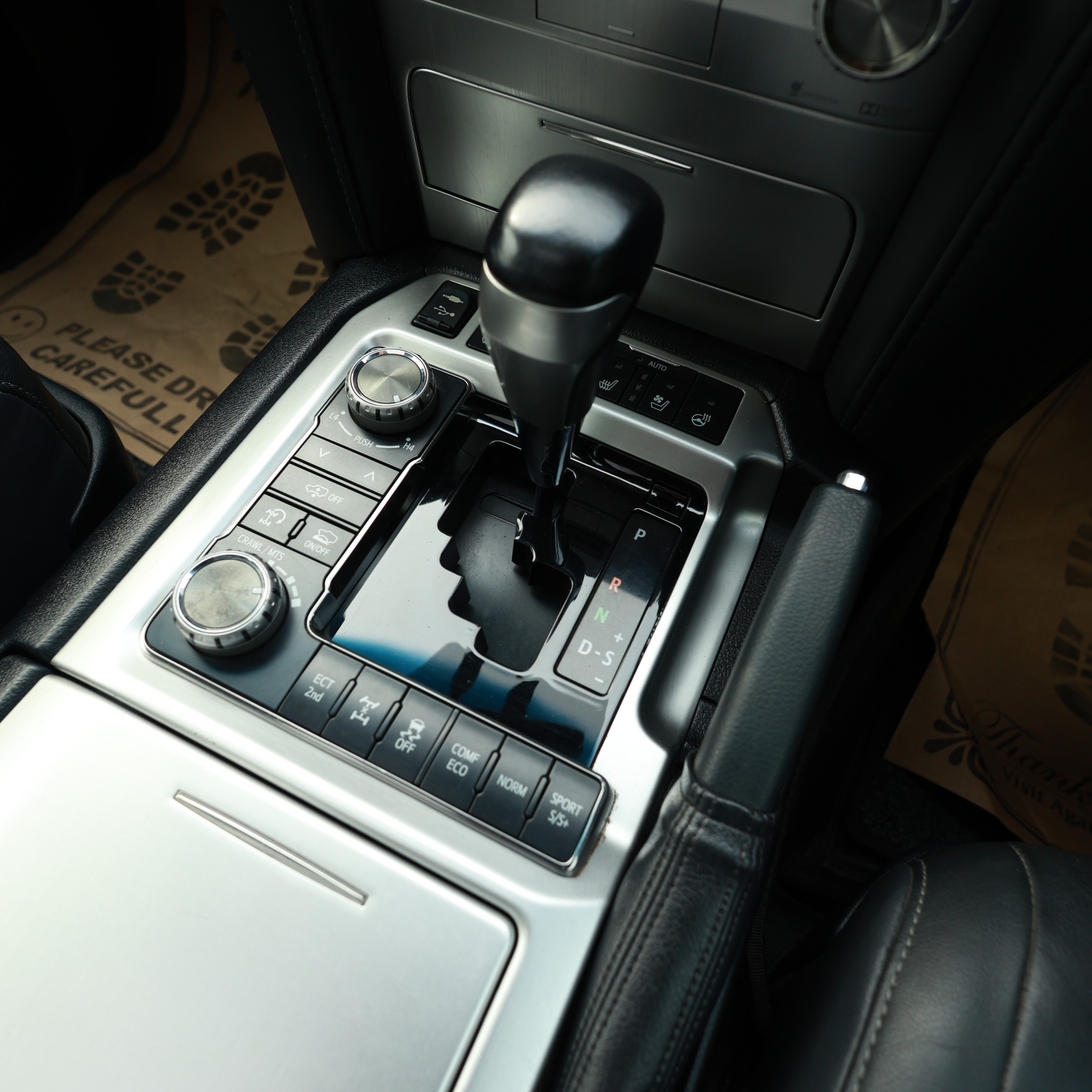 TOYOTA LAND CRUISER VX