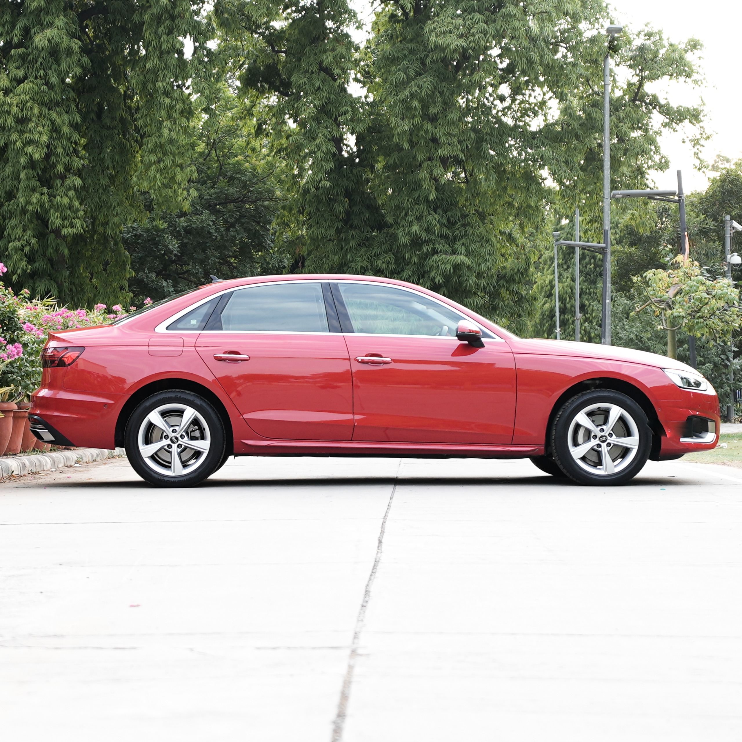 AUDI A4 40 TFSI TECHNOLOGY