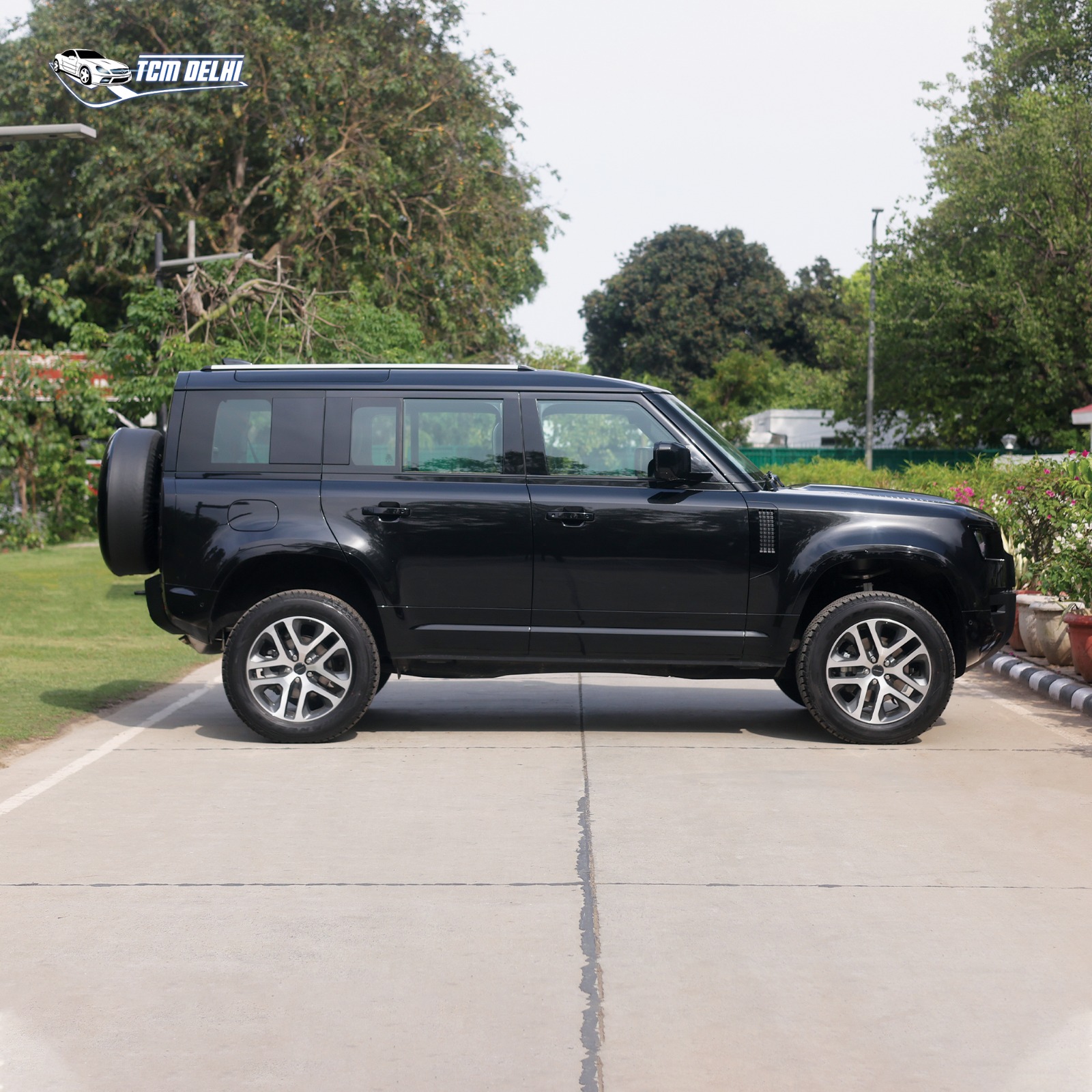 LAND ROVER DEFENDER 2.0 HSE 7 SEATER