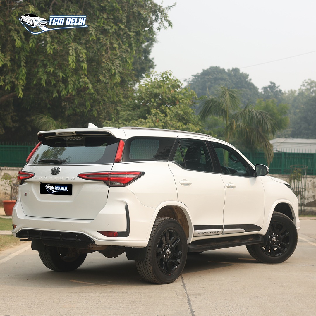 TOYOTA FORTUNER GR SPORTS 4X4 AT