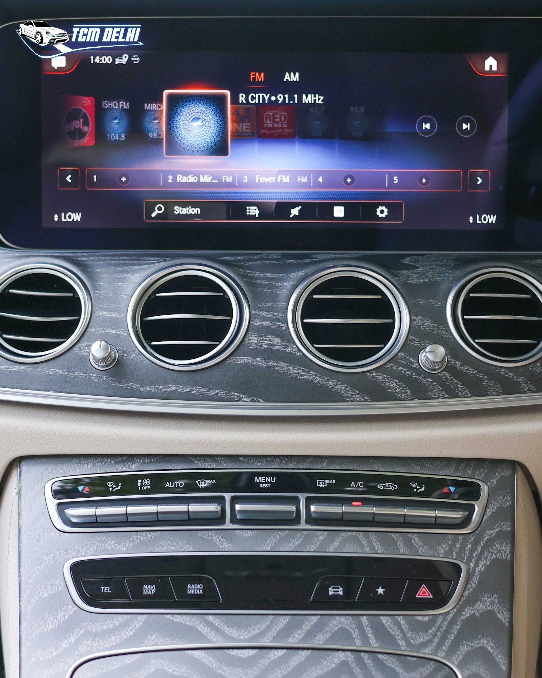 MERCEDES BENZ E200
