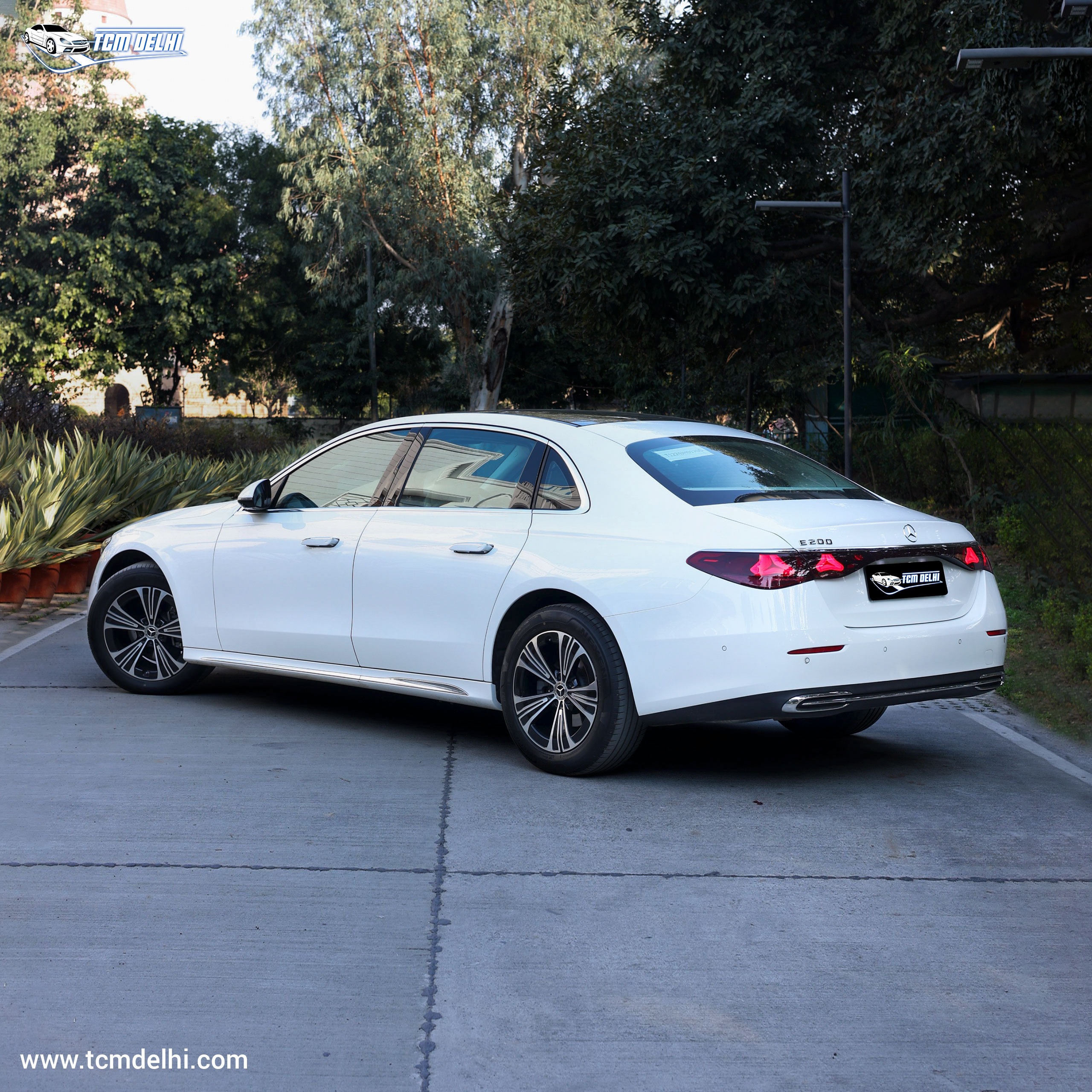 MERCEDES BENZ E200
