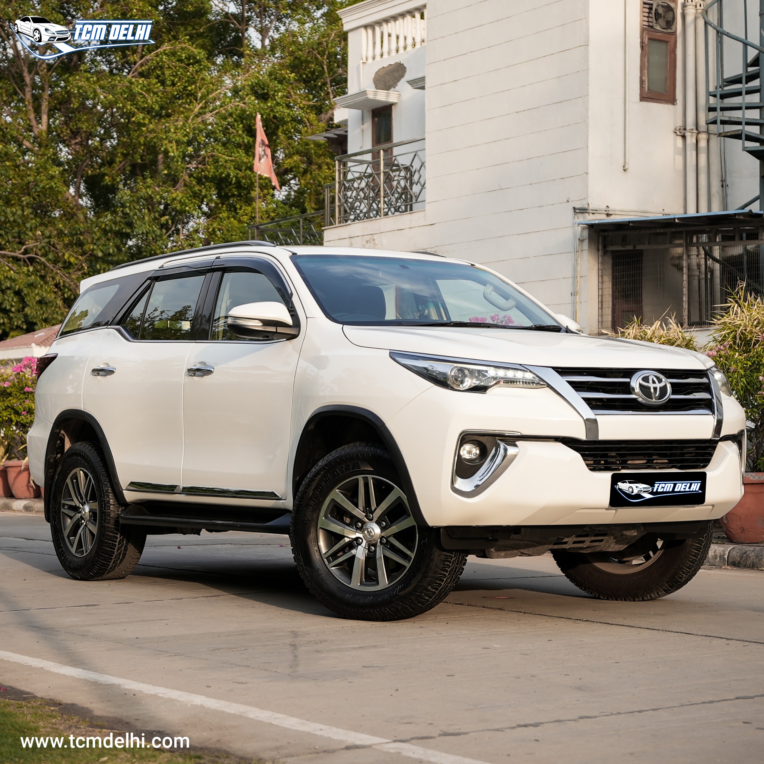 TOYOTA FORTUNER 4X4 AT