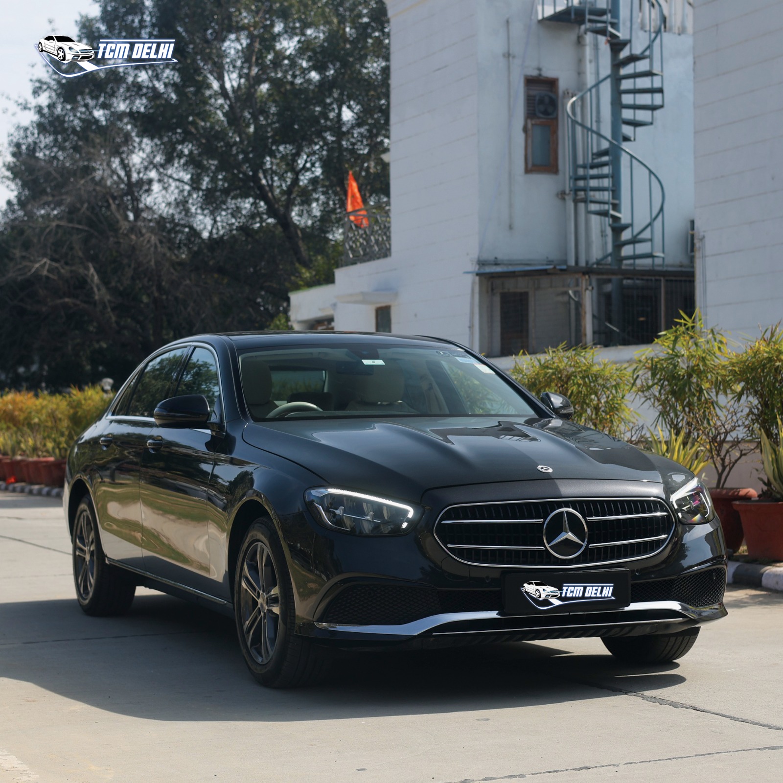 MERCEDES BENZ E200