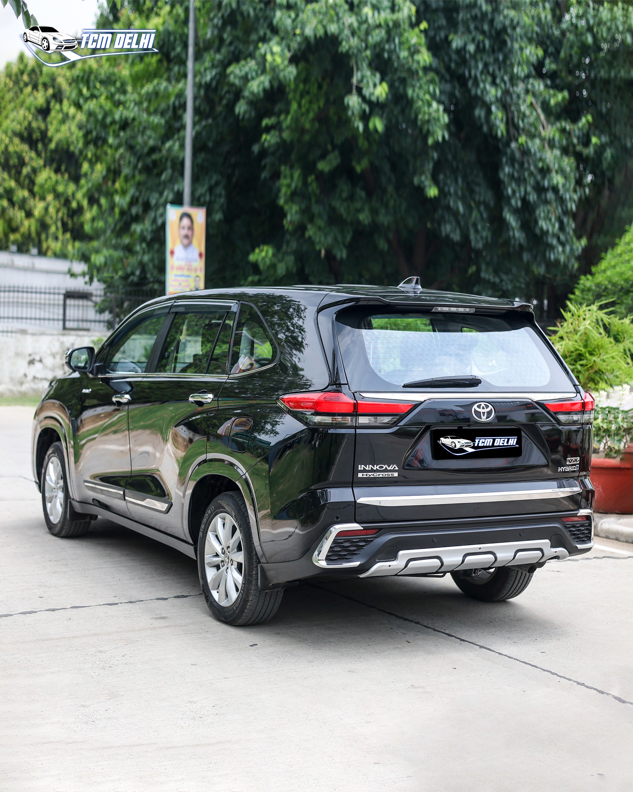 TOYOTA INNOVA HYCROSS VX(O)