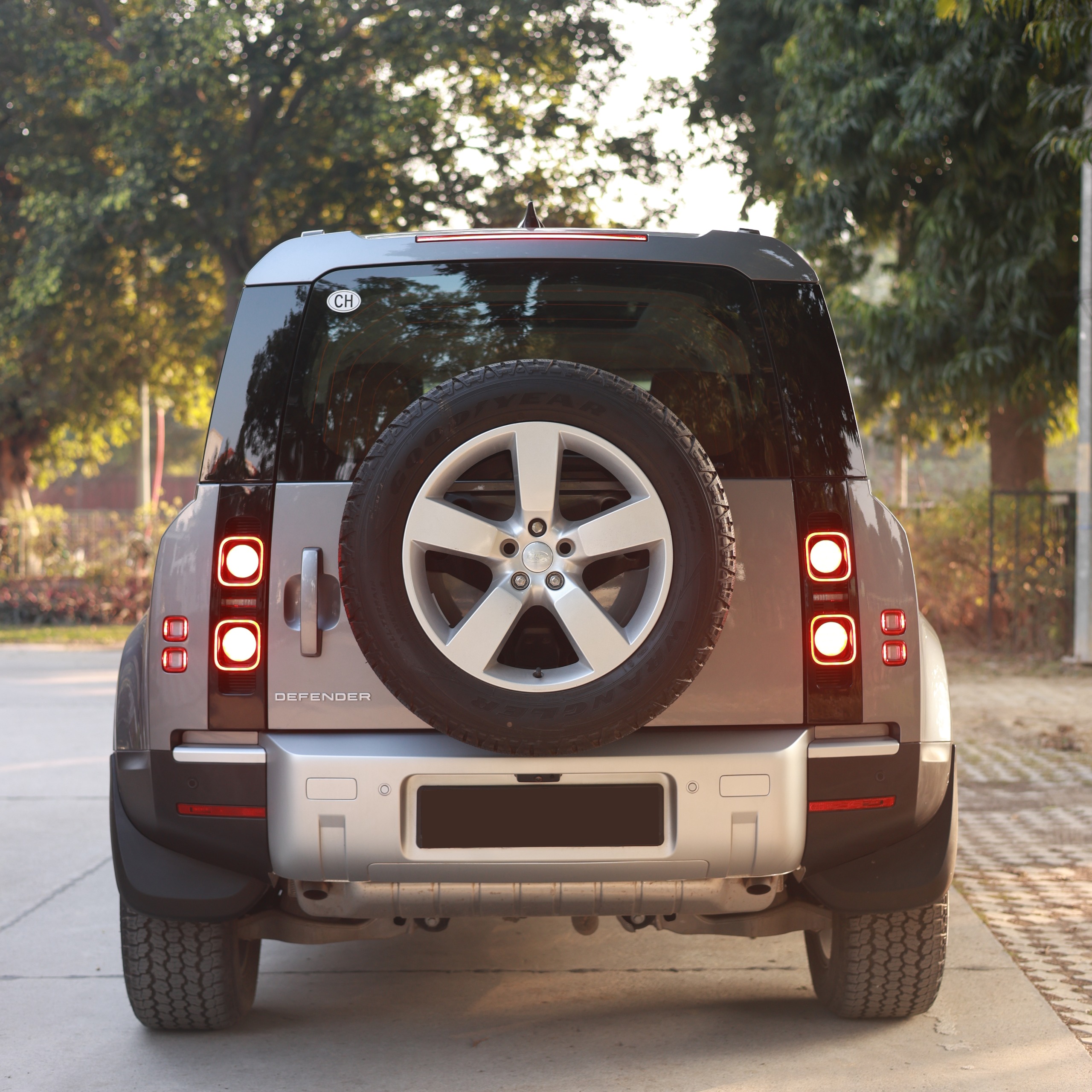 LAND ROVER DEFENDER 2.0 110PS HSE