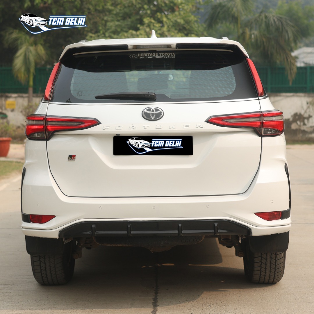 TOYOTA FORTUNER GR SPORTS 4X4 AT