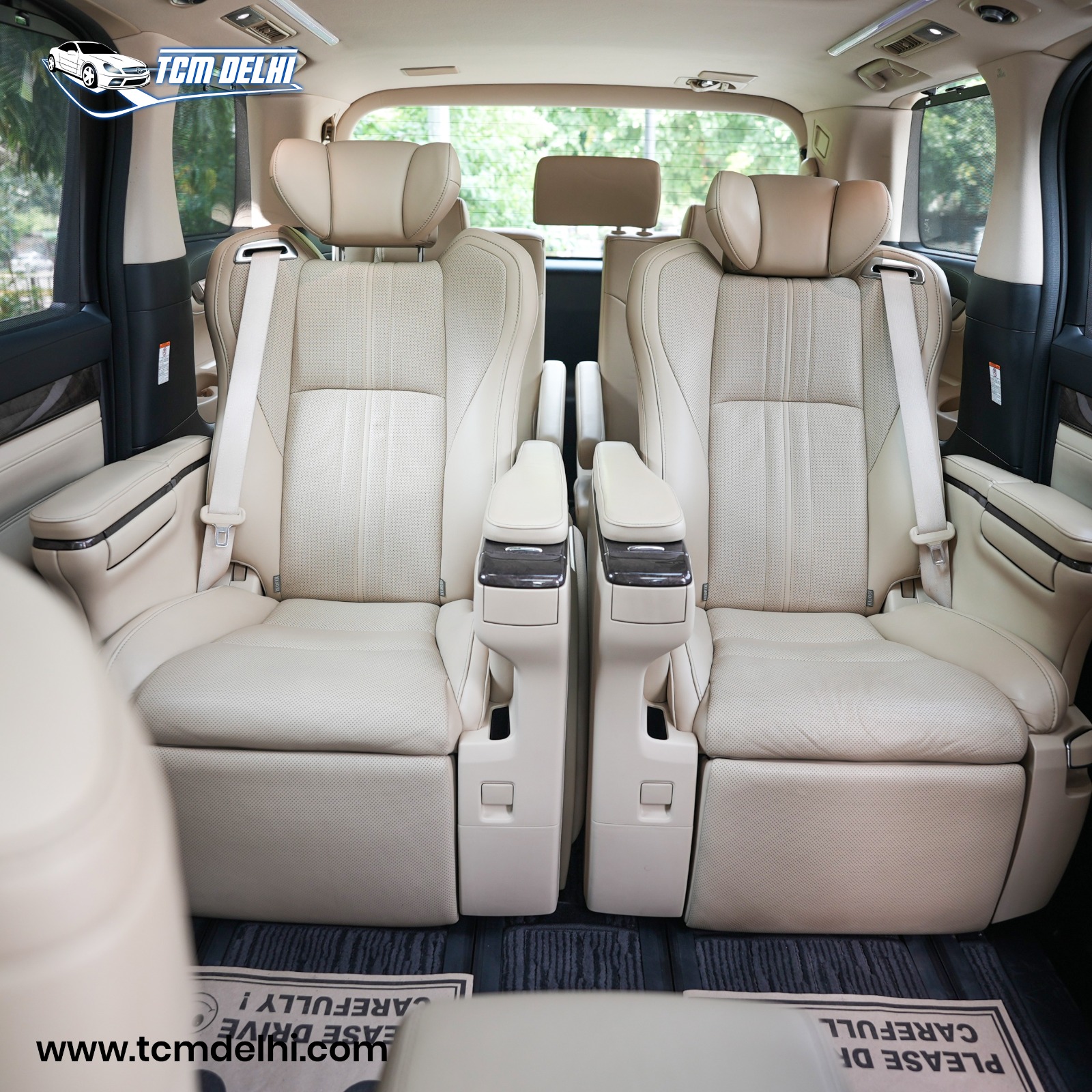 TOYOTA VELLFIRE EXECUTIVE LOUNGE
