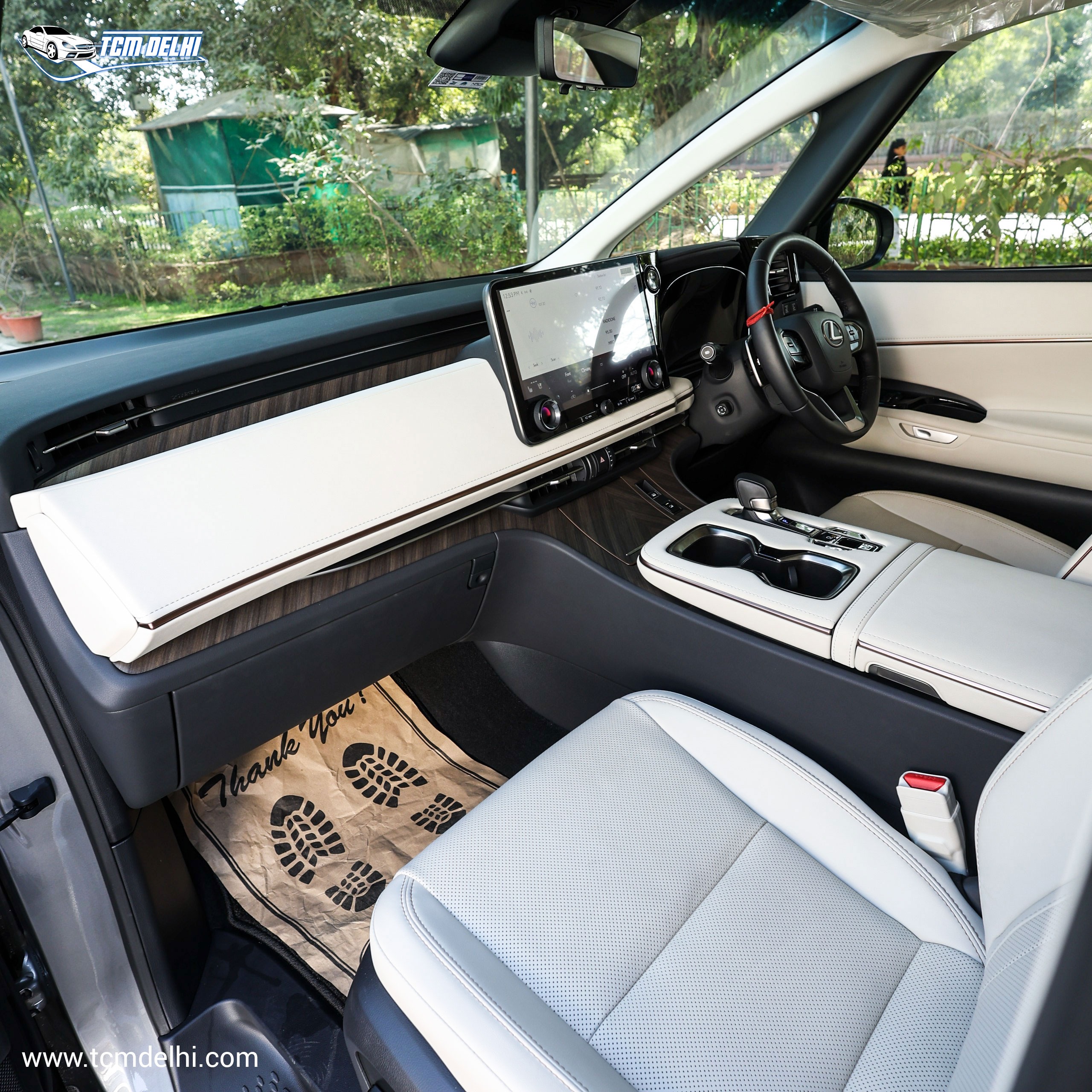 LEXUS LM350h AWD