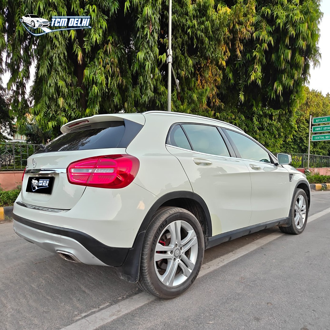 MERCEDES BENZ GLA200