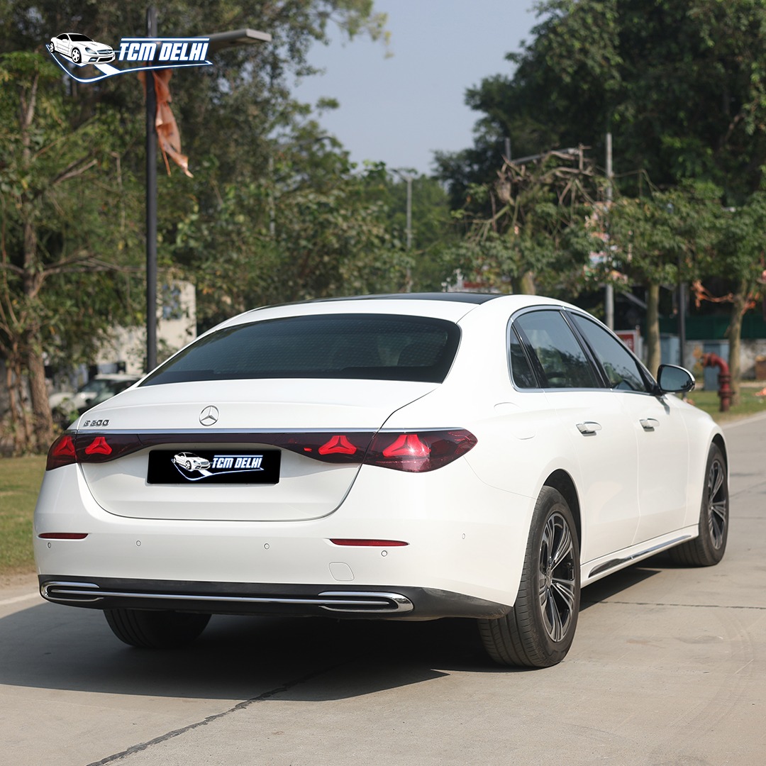 MERCEDES BENZ E200