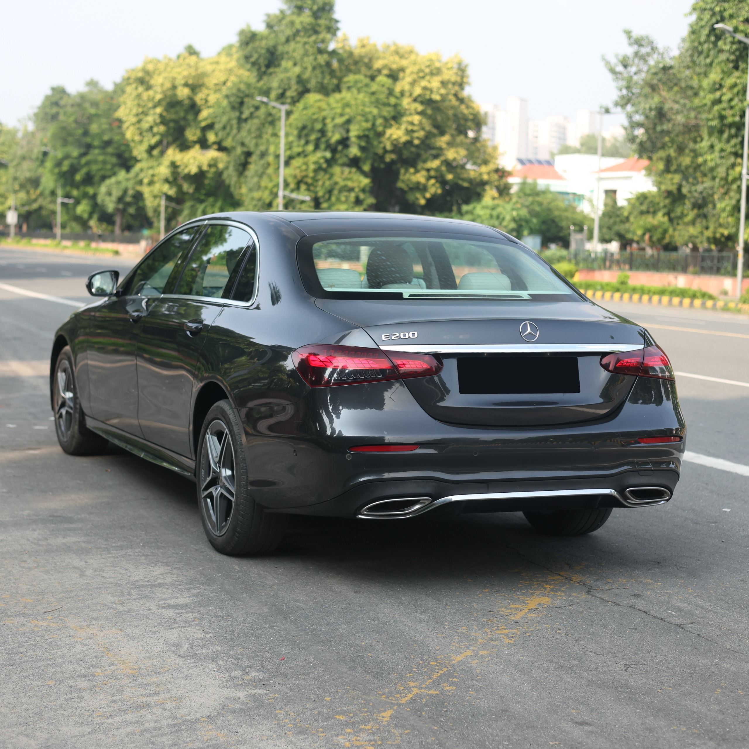 MERCEDES BENZ E200