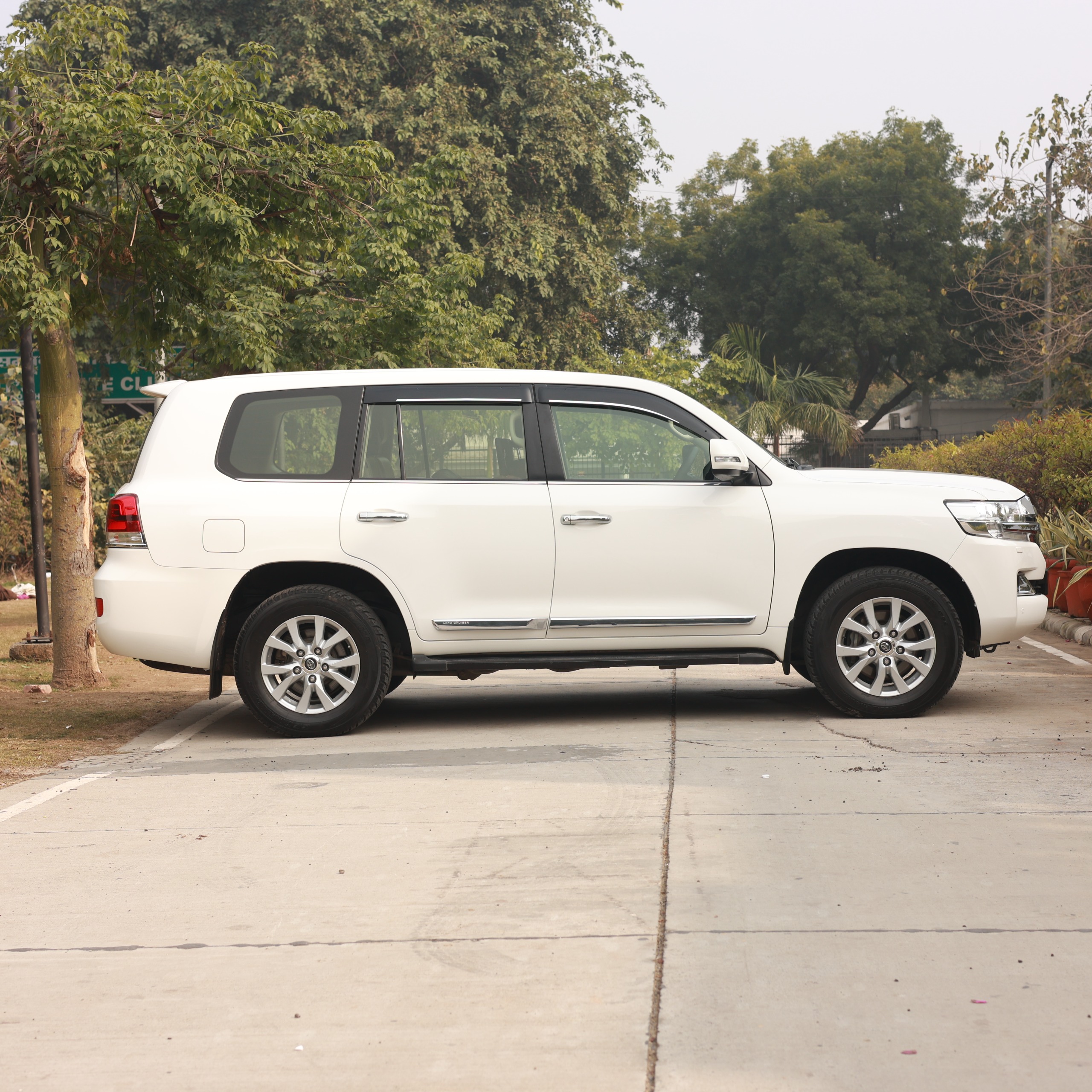 TOYOTA LAND CRUISER VX