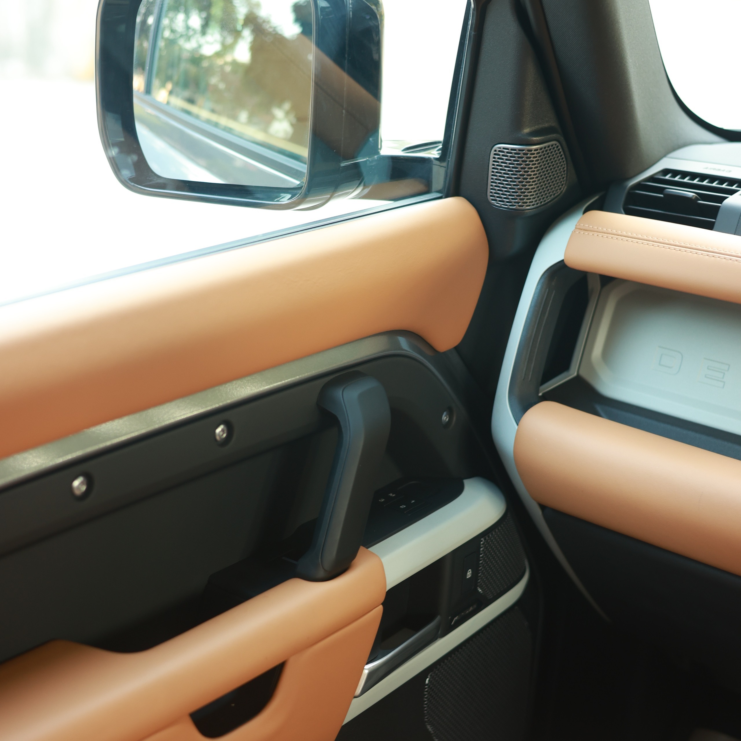 LAND ROVER DEFENDER 2.0 110PS HSE
